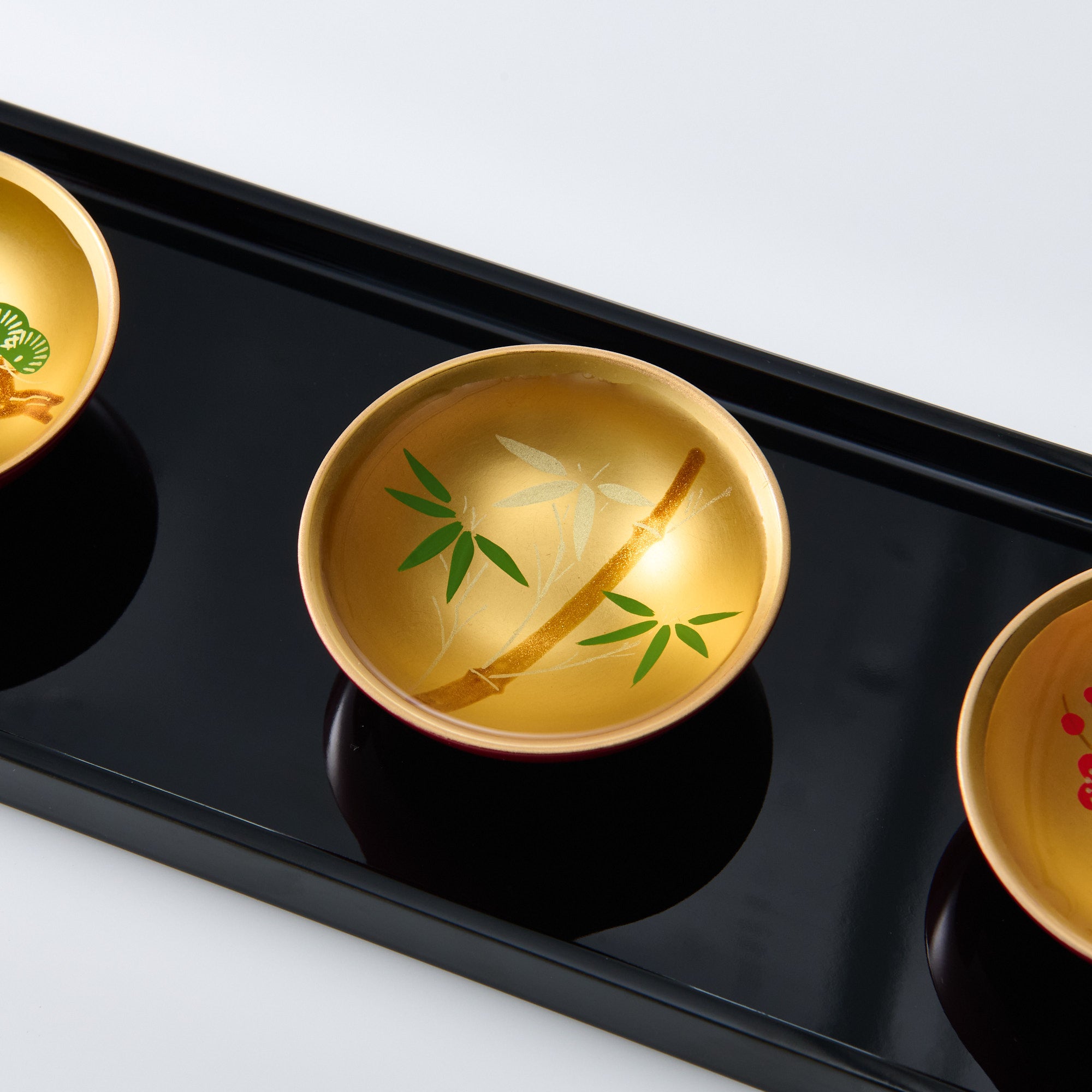 Juego de 3 copas de sake planas Sakazuki de pino, bambú y ciruela