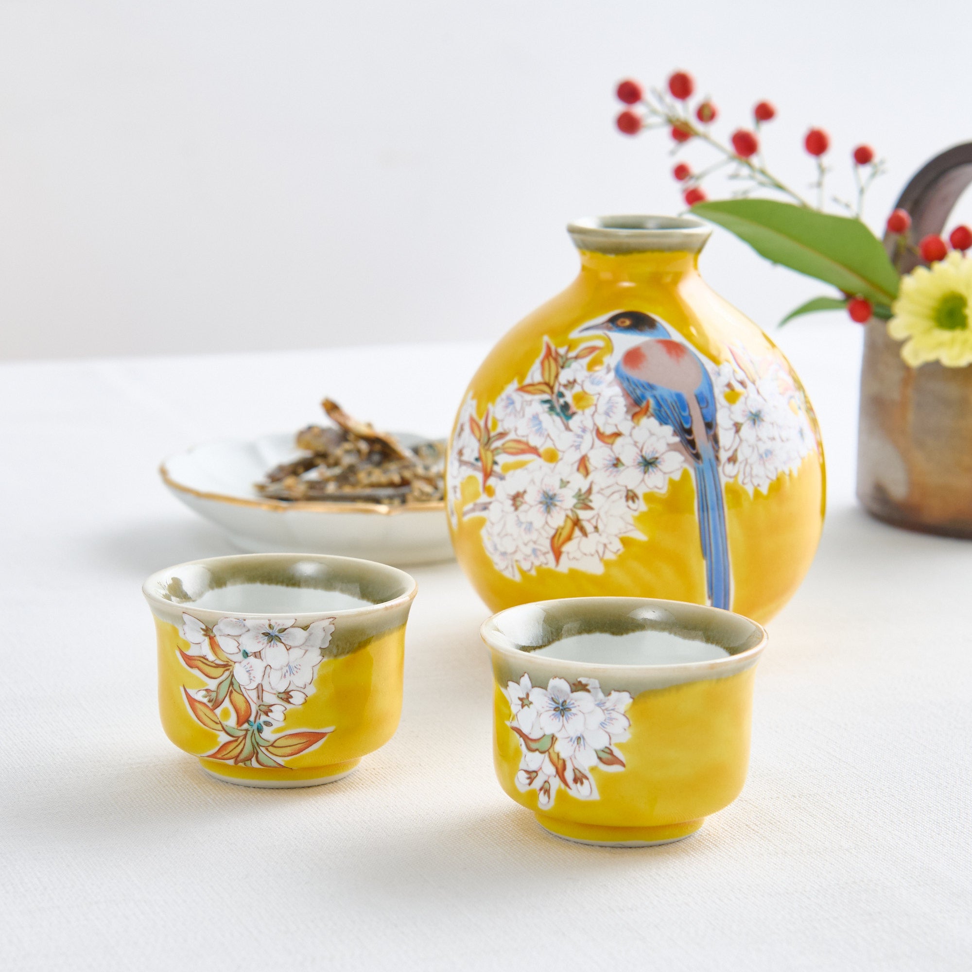Yoshidaya Sakura and Bird Sake Set