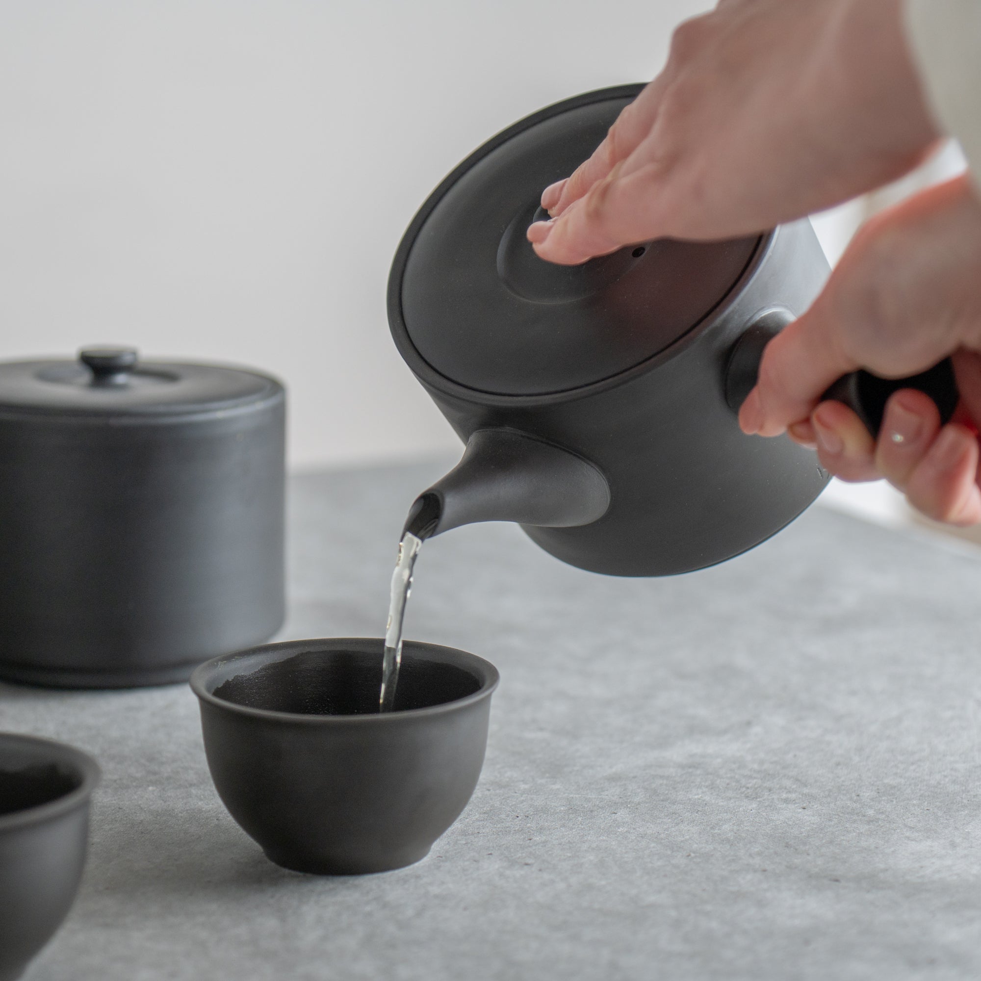 IROIRO Cylindrical Japanese Teapot 23.7 fl oz