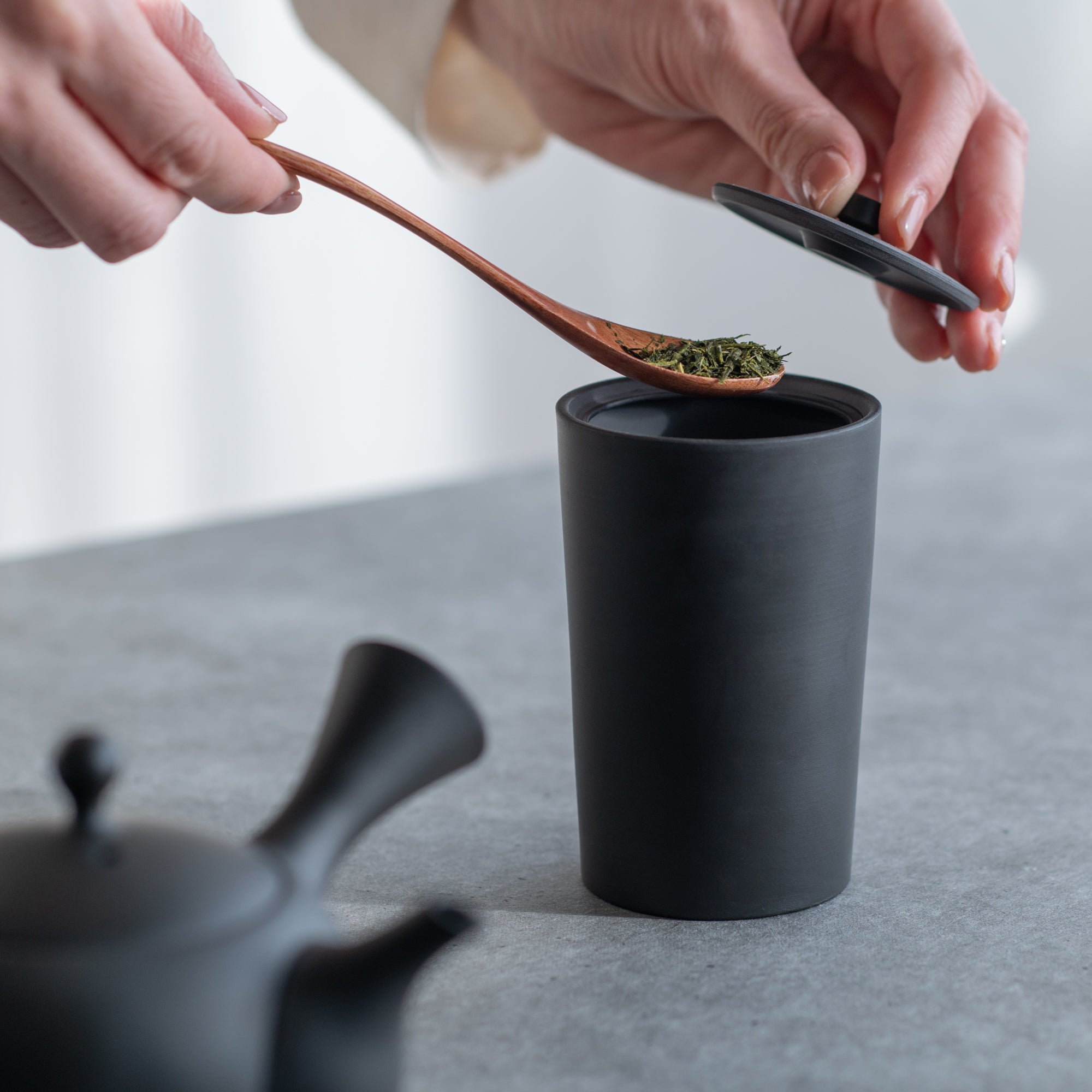 IROIRO Tea Canister 8.1 fl oz