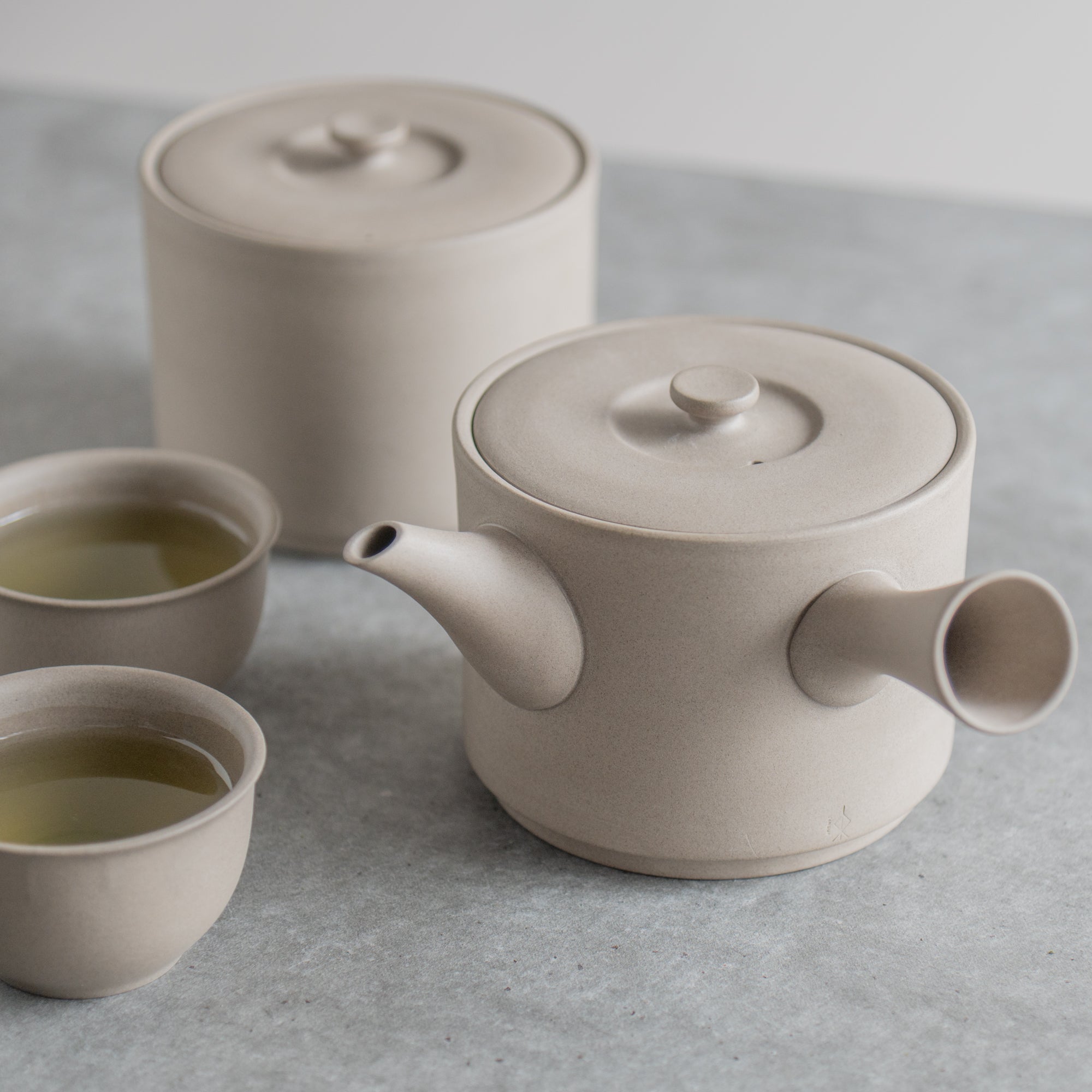 IROIRO Cylindrical Japanese Teapot 23.7 fl oz