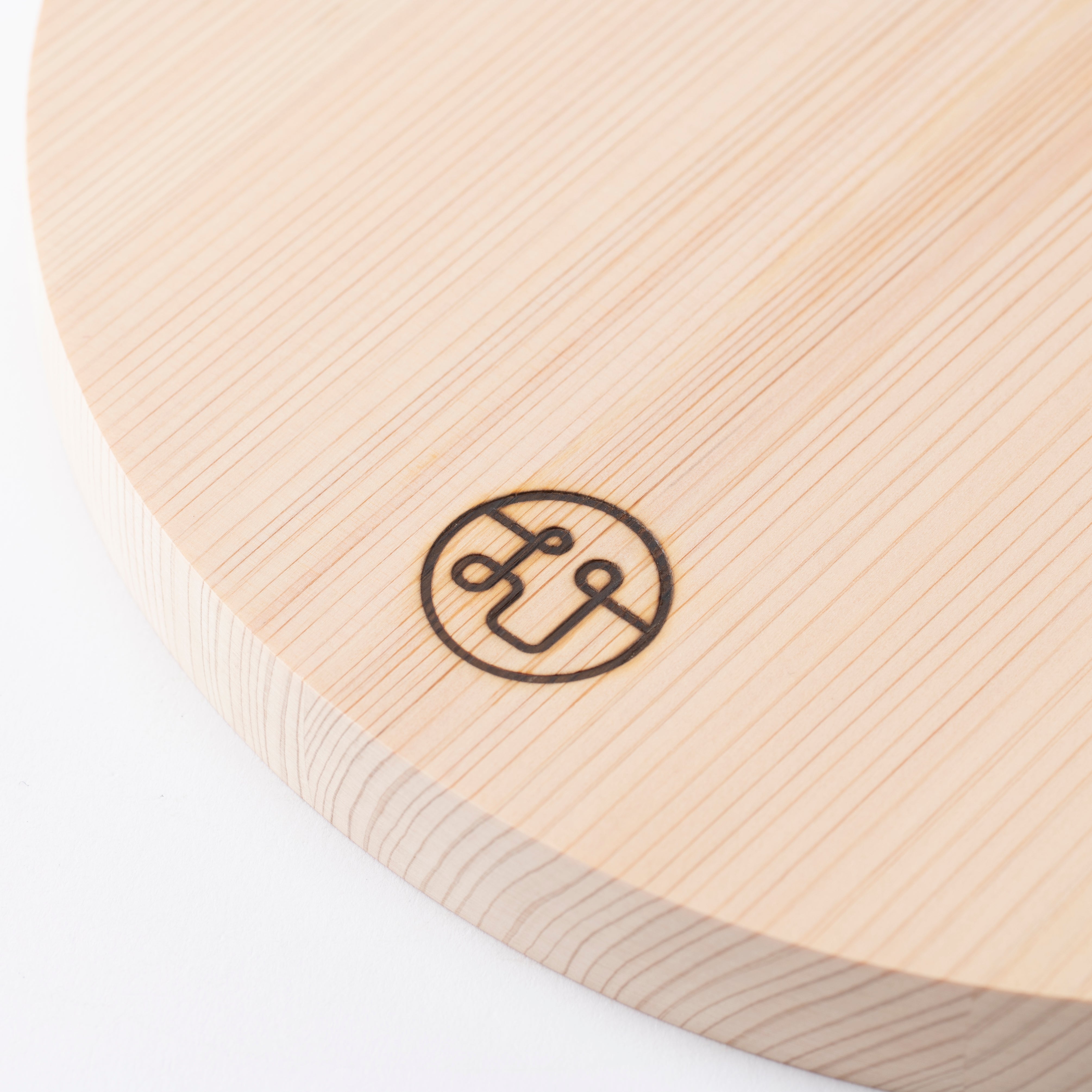 Tono Hinoki Round Cutting Board with Hole