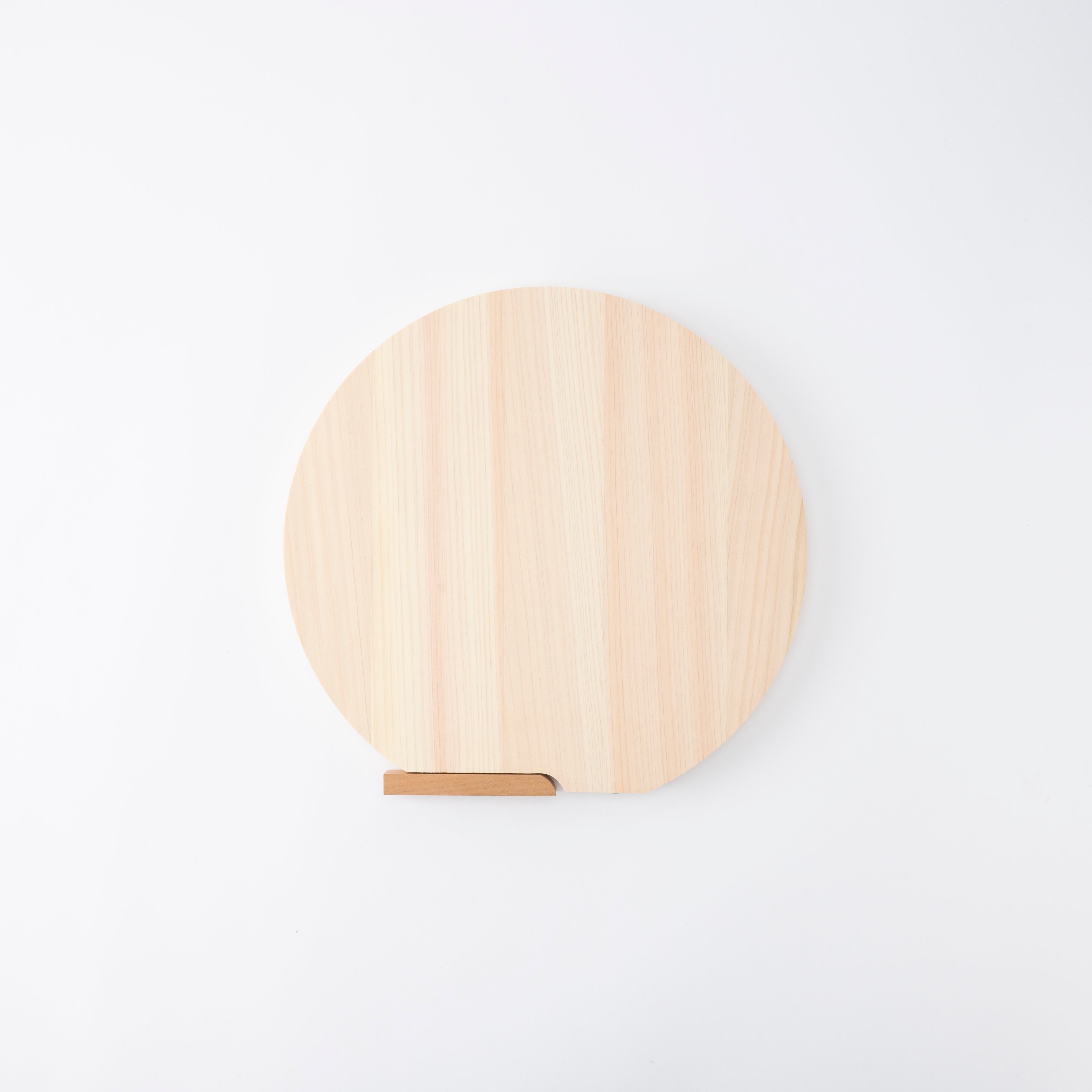 Tono Hinoki Round Cutting Board with Stand