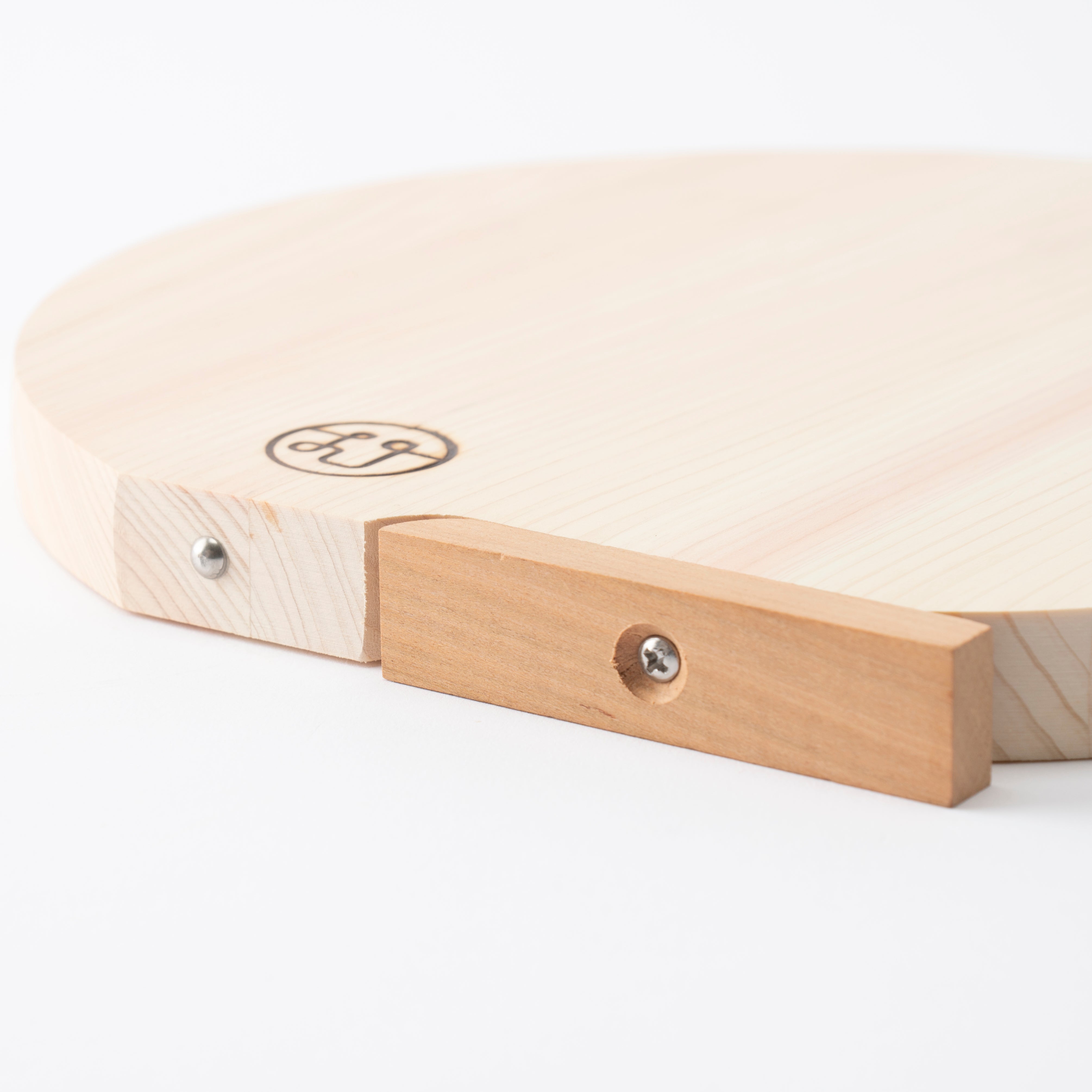 Tono Hinoki Round Cutting Board with Stand
