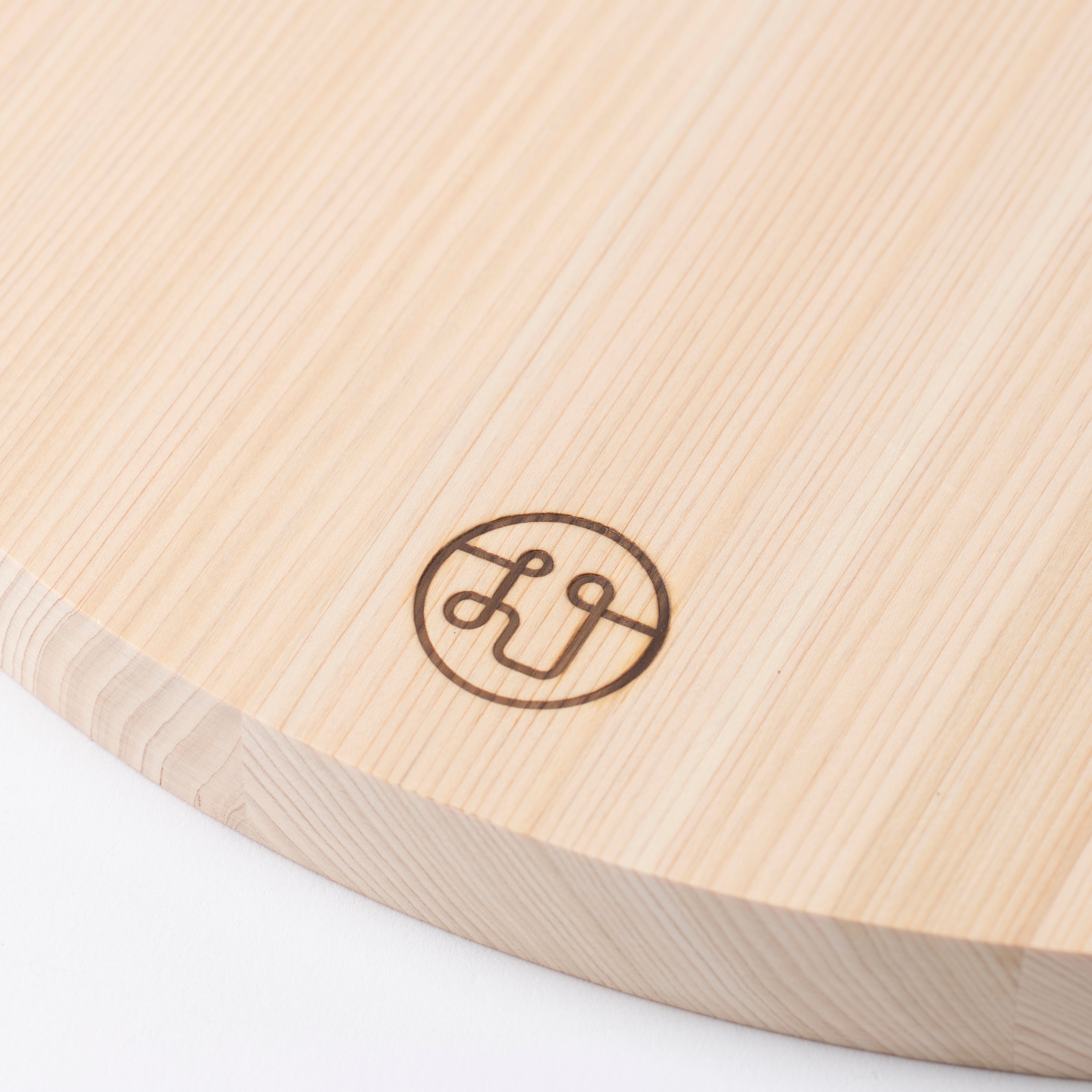 Tono Hinoki Round Cutting Board with Hole