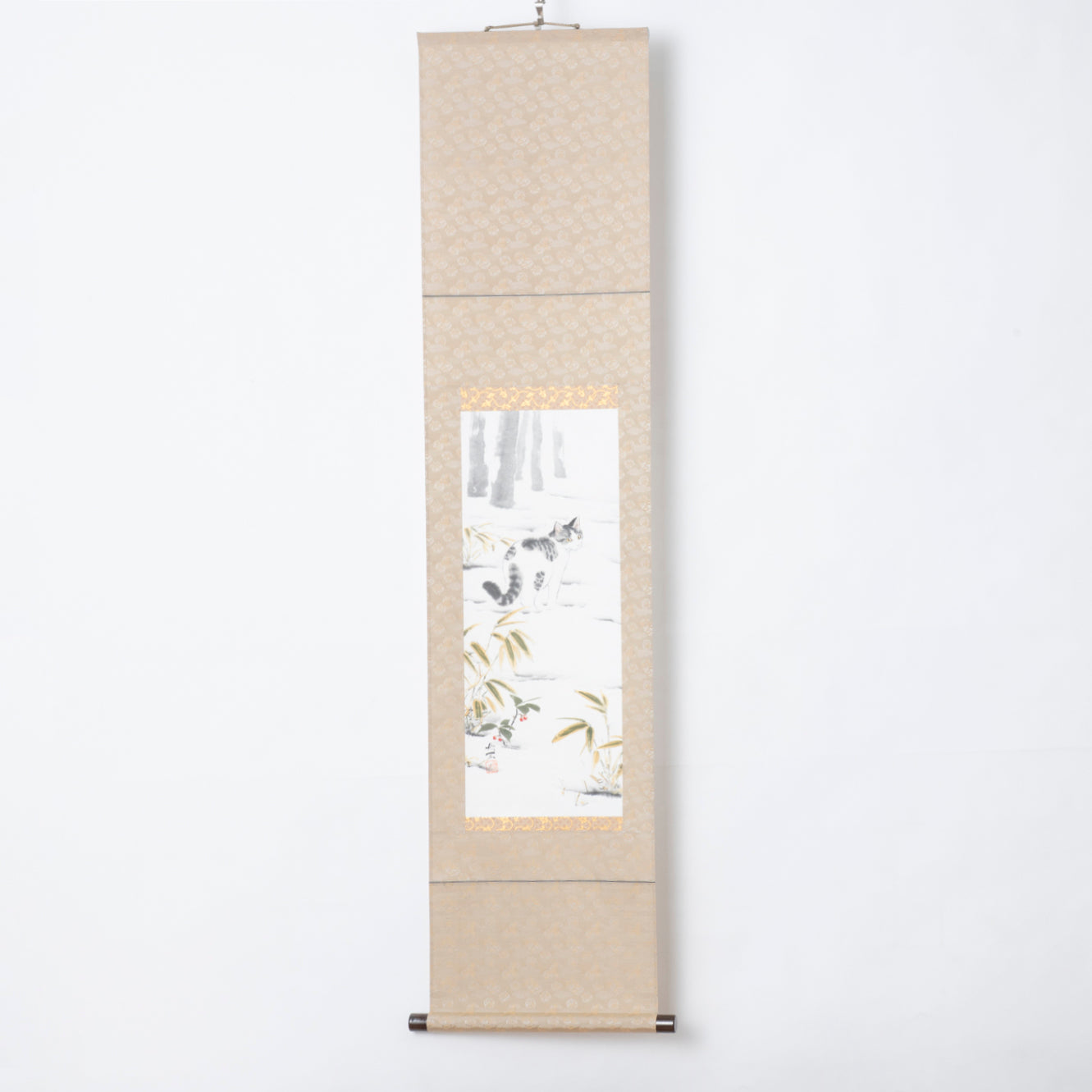 The Glancing-Back Cat Kakejiku Hanging Scroll