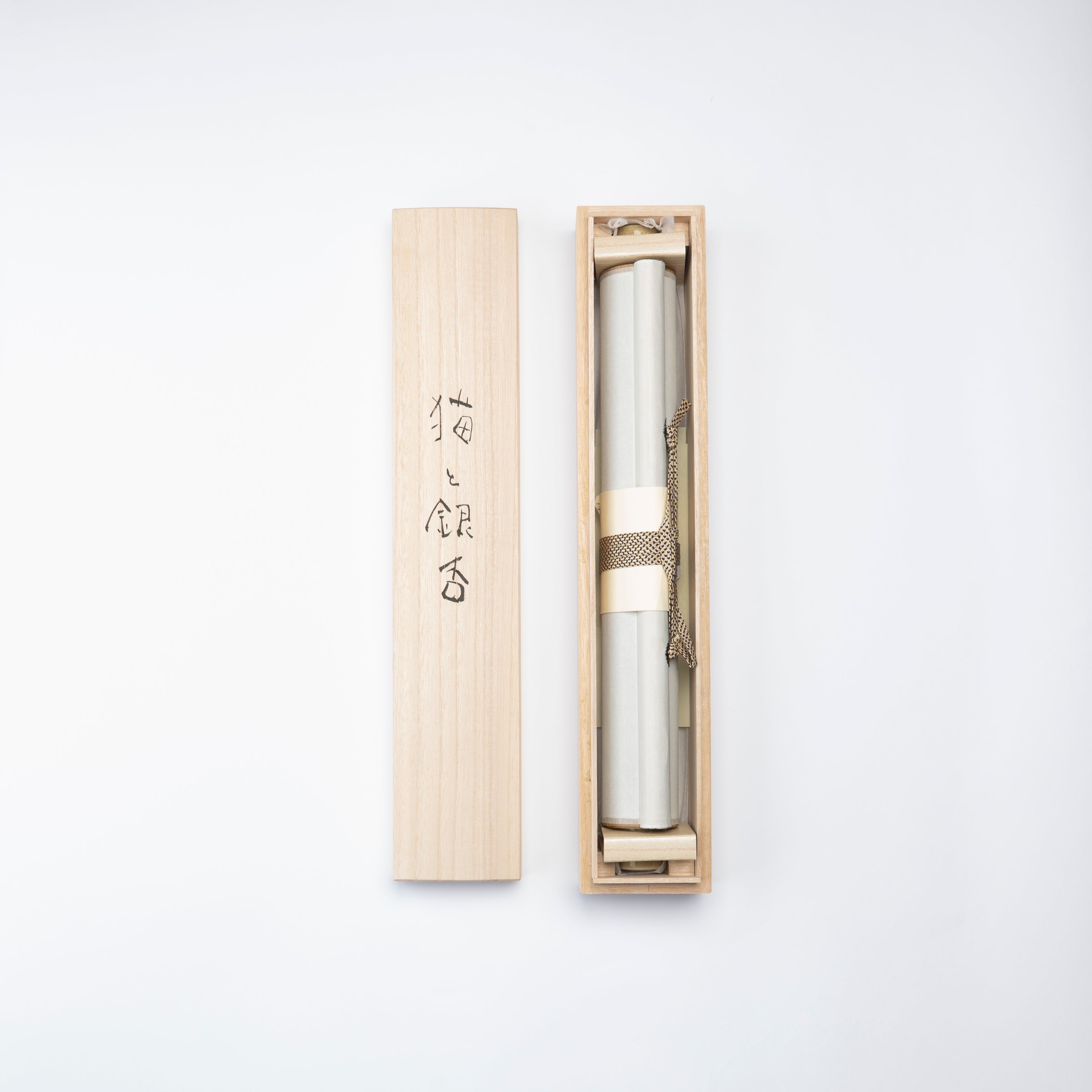 Cat and Ginkgo Leaves Kakejiku Hanging Scroll