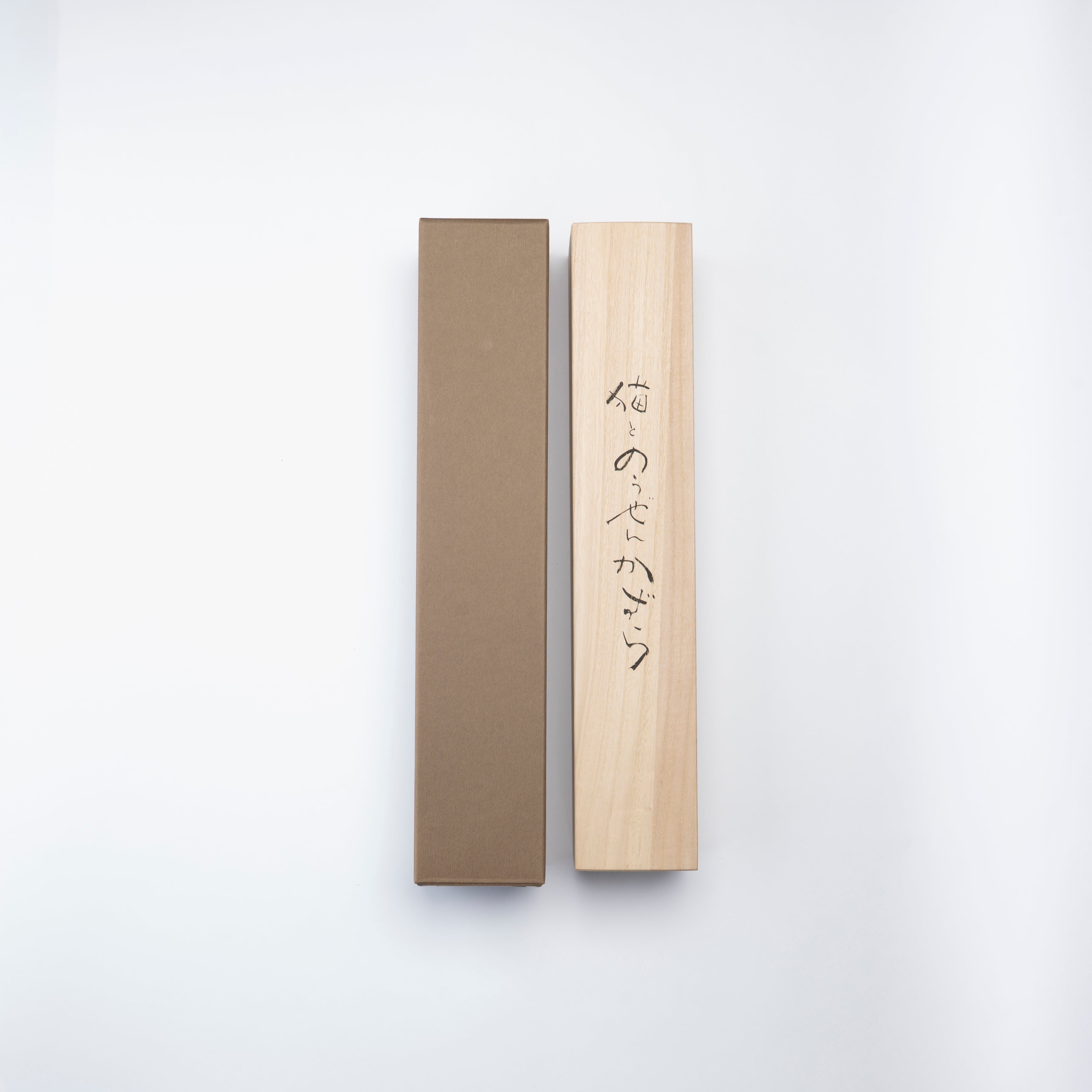 Cat and Ginkgo Leaves Kakejiku Hanging Scroll