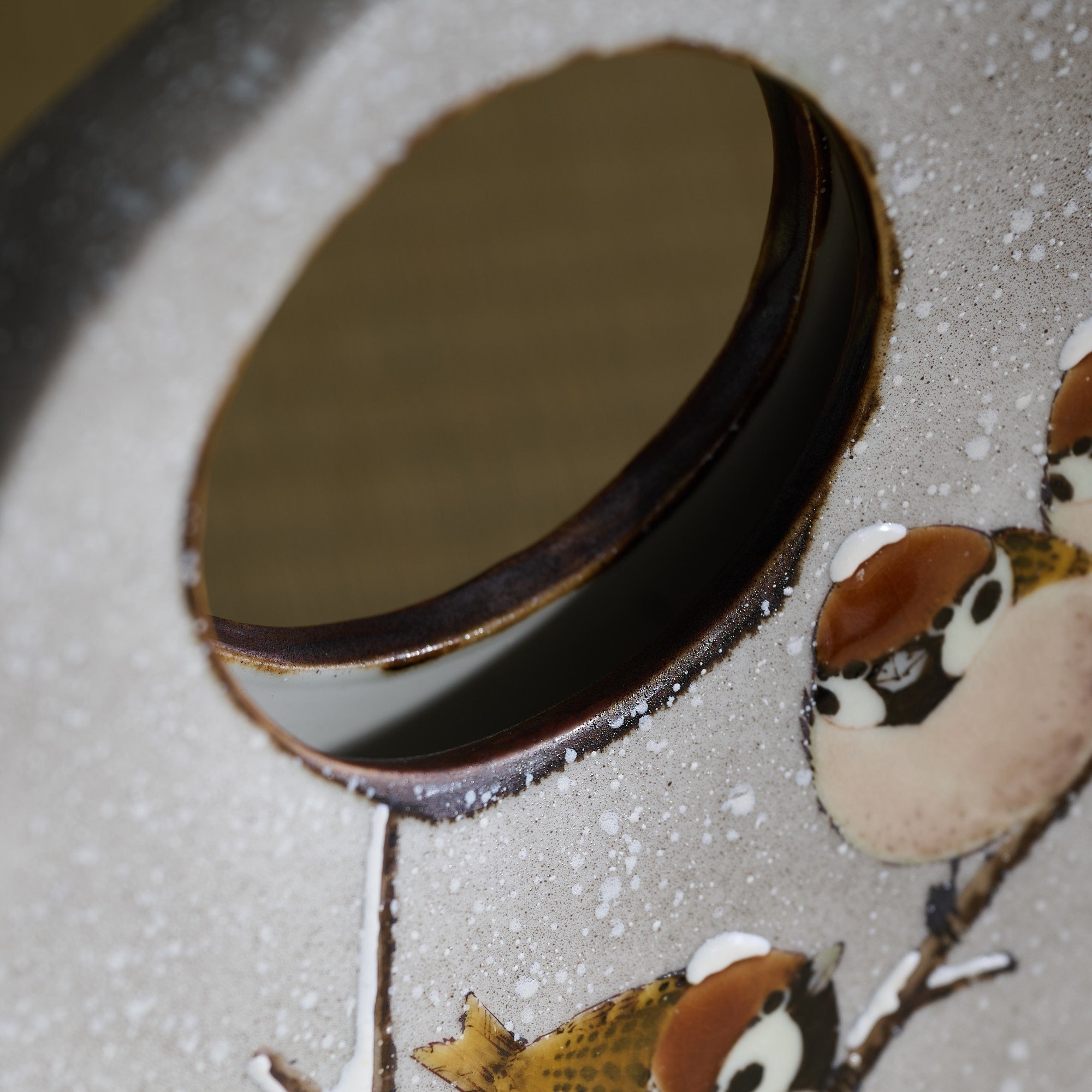 Snow and Sparrows Round-Window Japanese Flower Vase