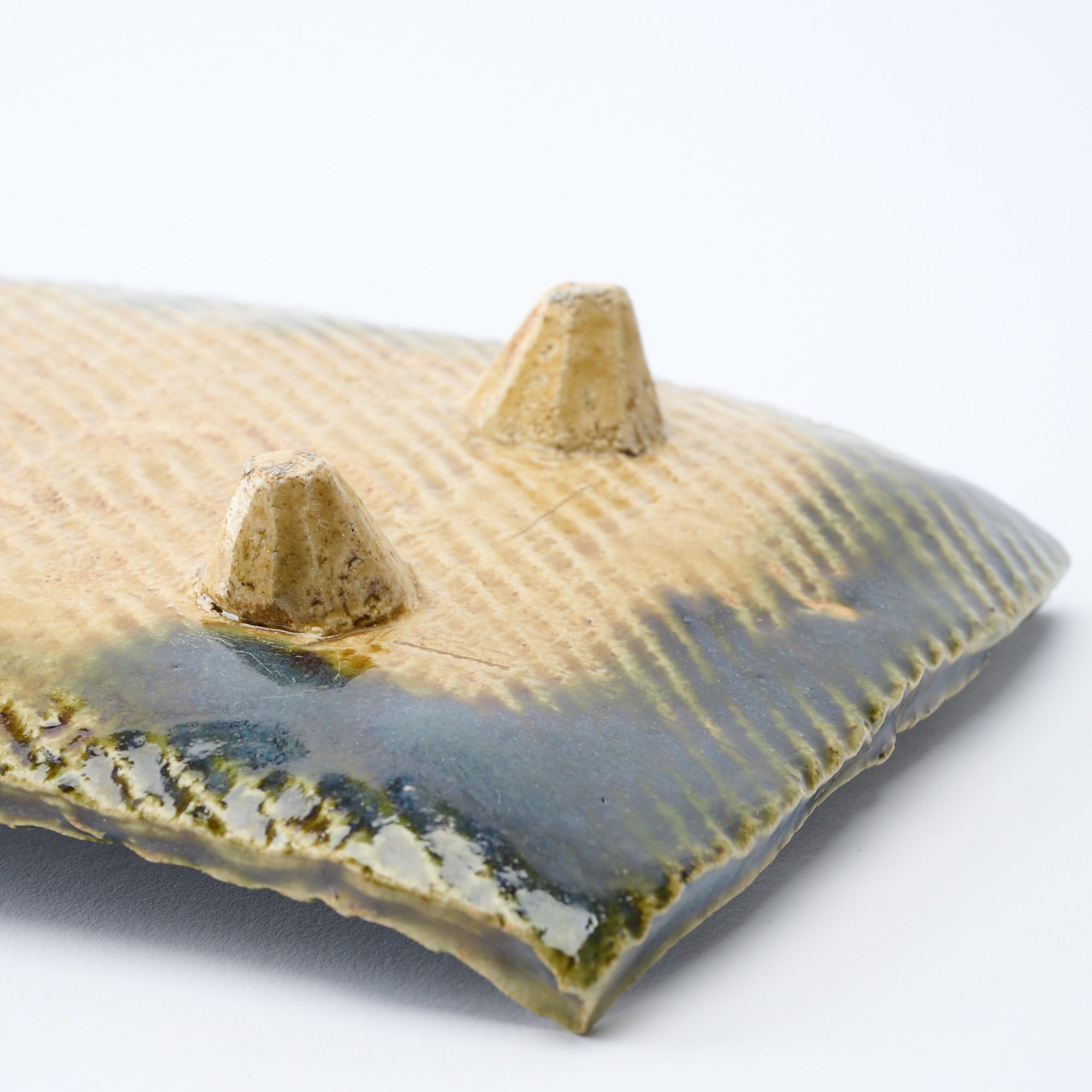 Oribe Footed Rectangular Dinner Plate