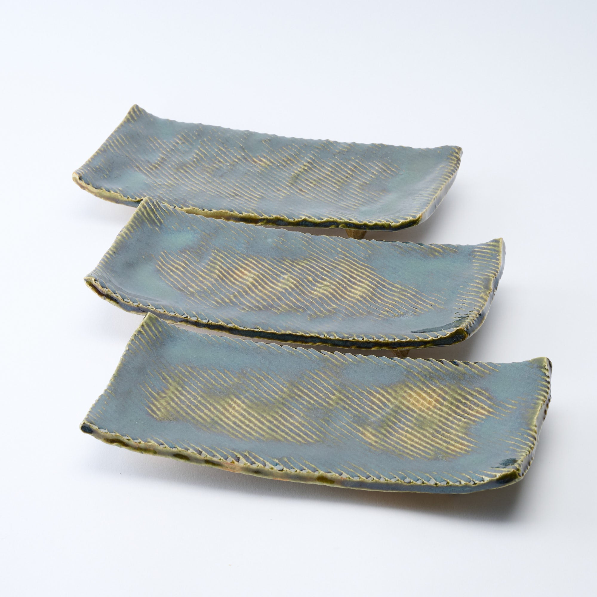 Oribe Footed Rectangular Dinner Plate