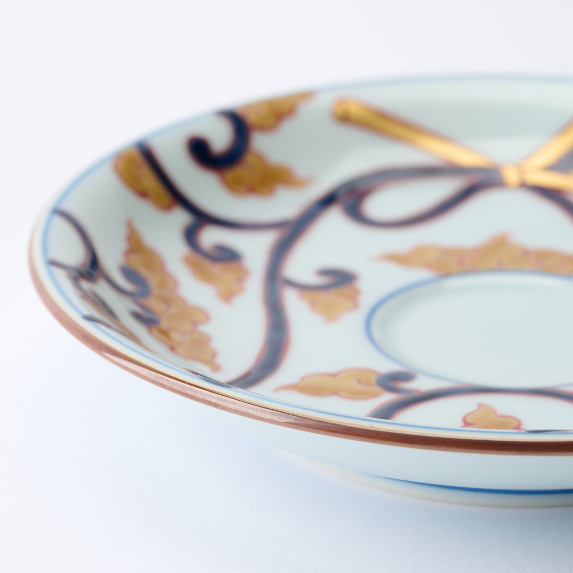 Deep Cobalt Knotted Arabesque Cup and Saucer　