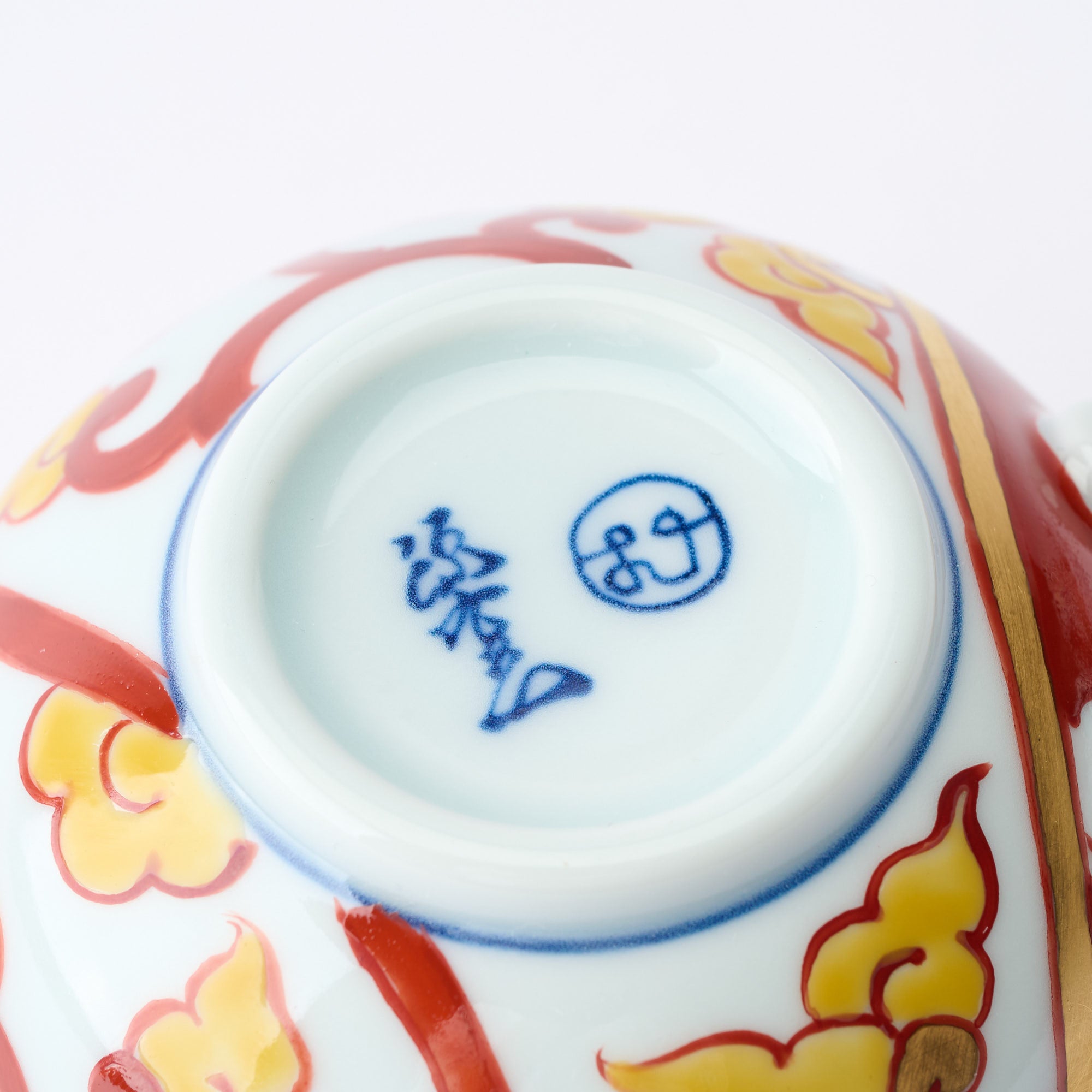 Akae Knotted Arabesque Cup and Saucer