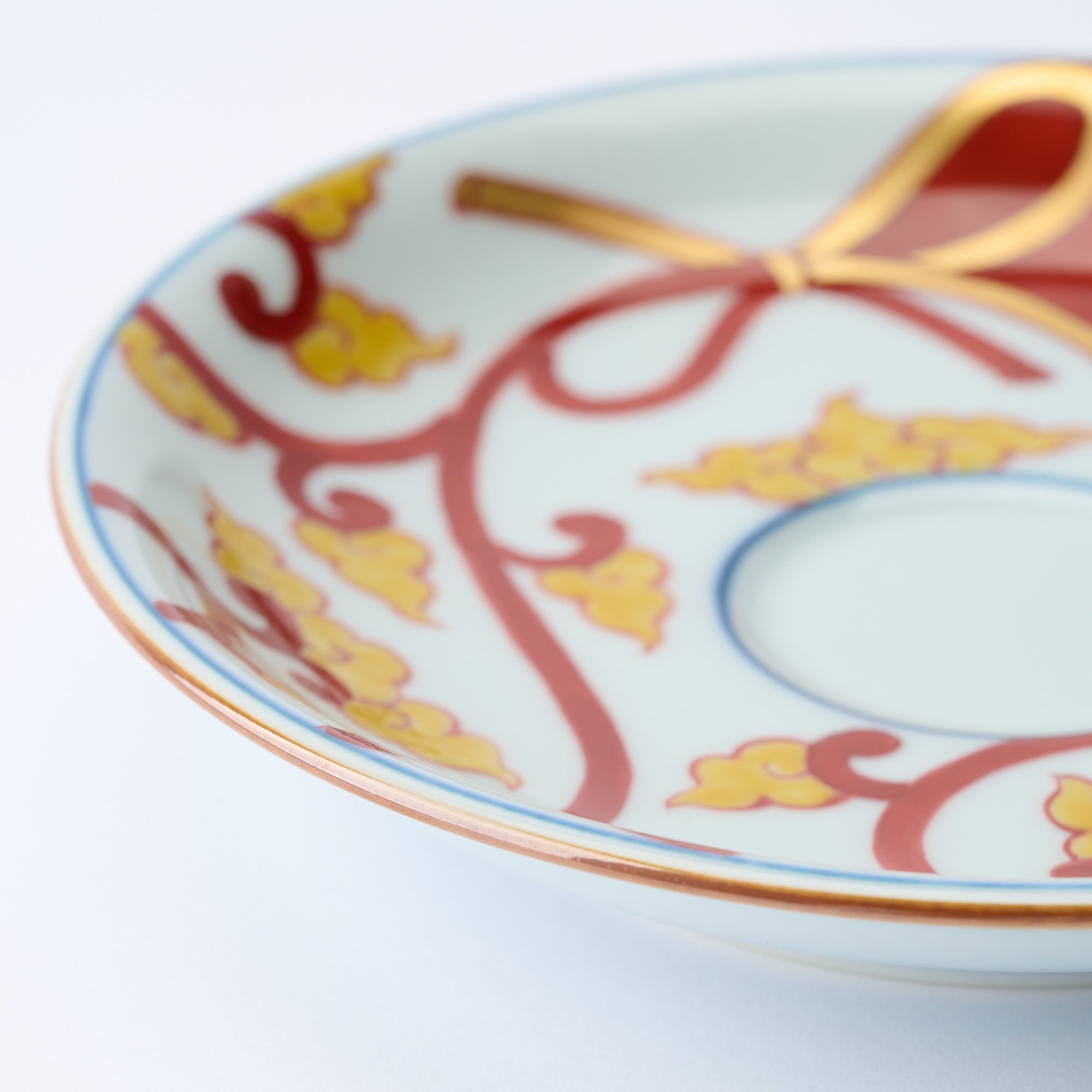 Akae Knotted Arabesque Cup and Saucer