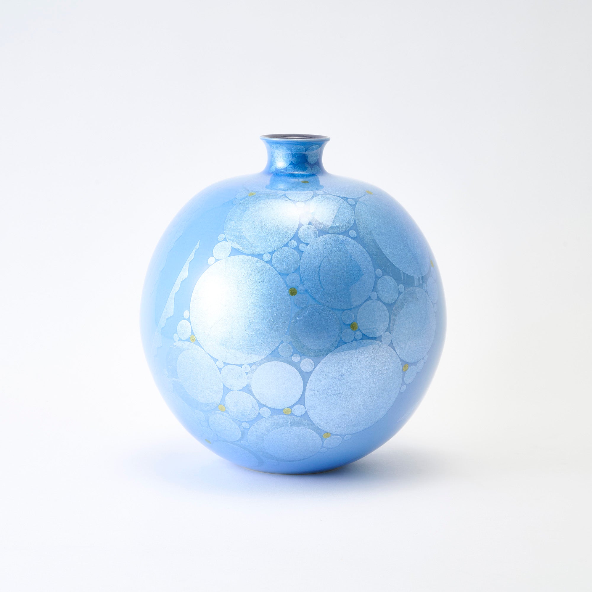 Yuri-Ginsai Pale Azure Circular Pattern Vase