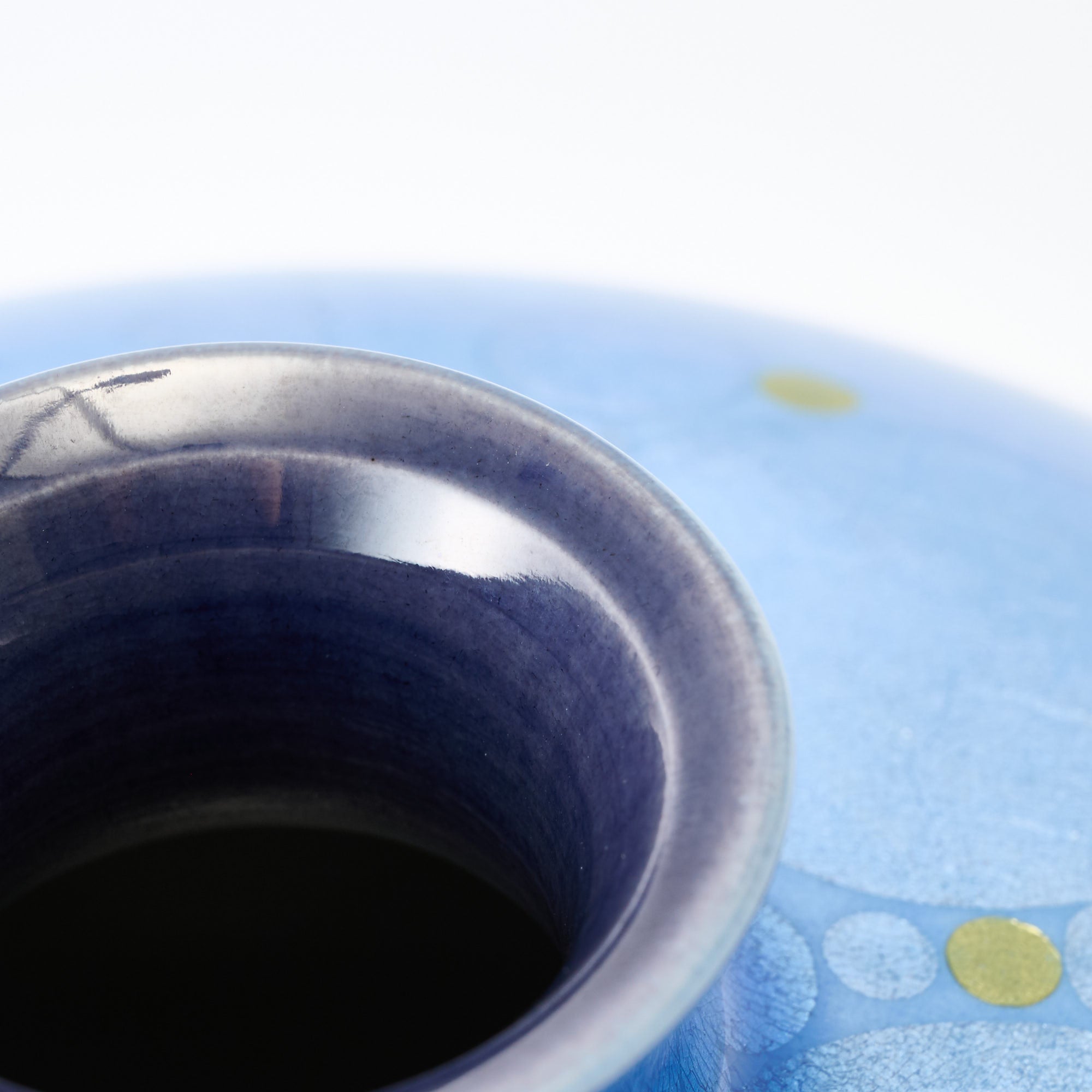 Yuri-Ginsai Pale Azure Circular Pattern Vase