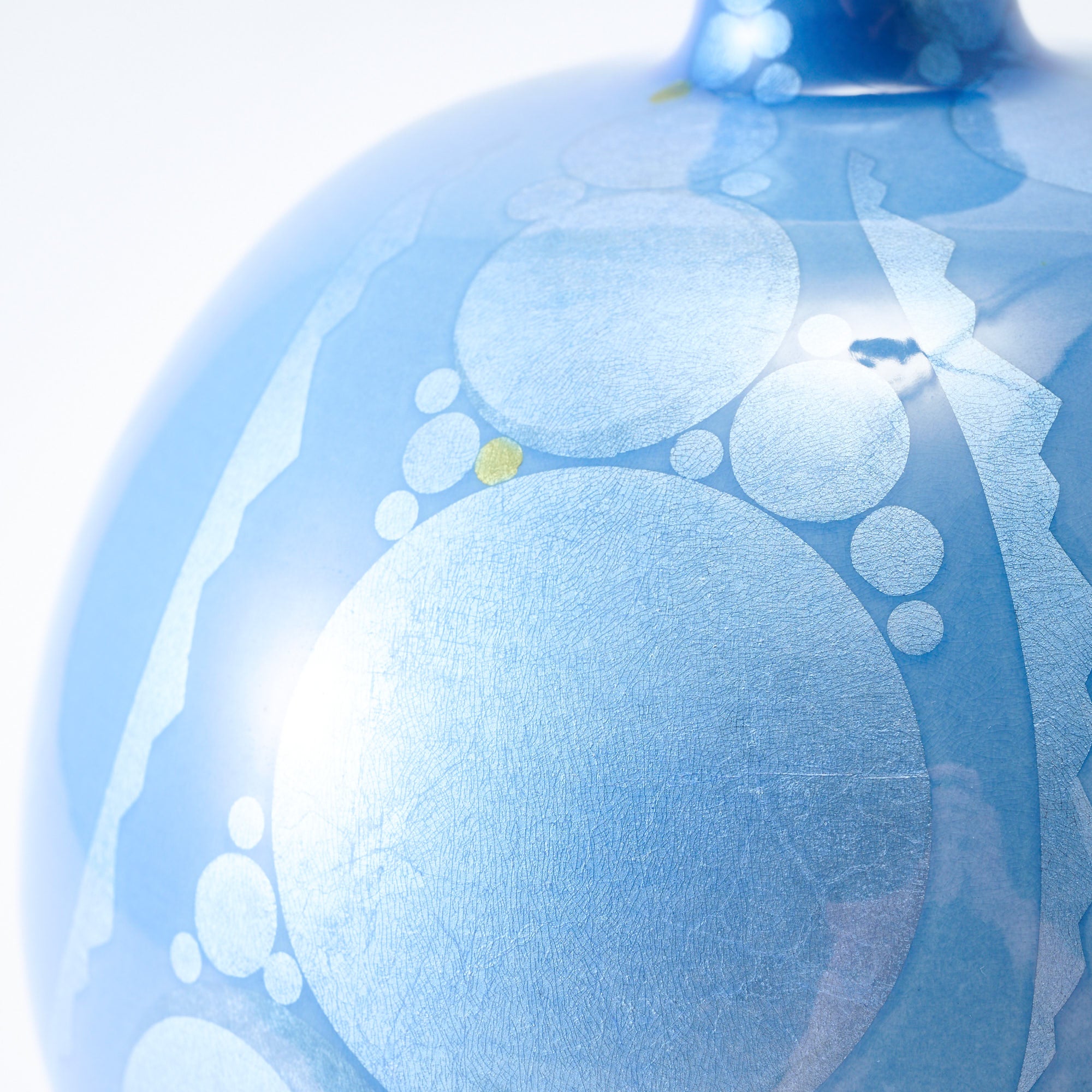 Yuri-Ginsai Pale Azure Circular Pattern Vase