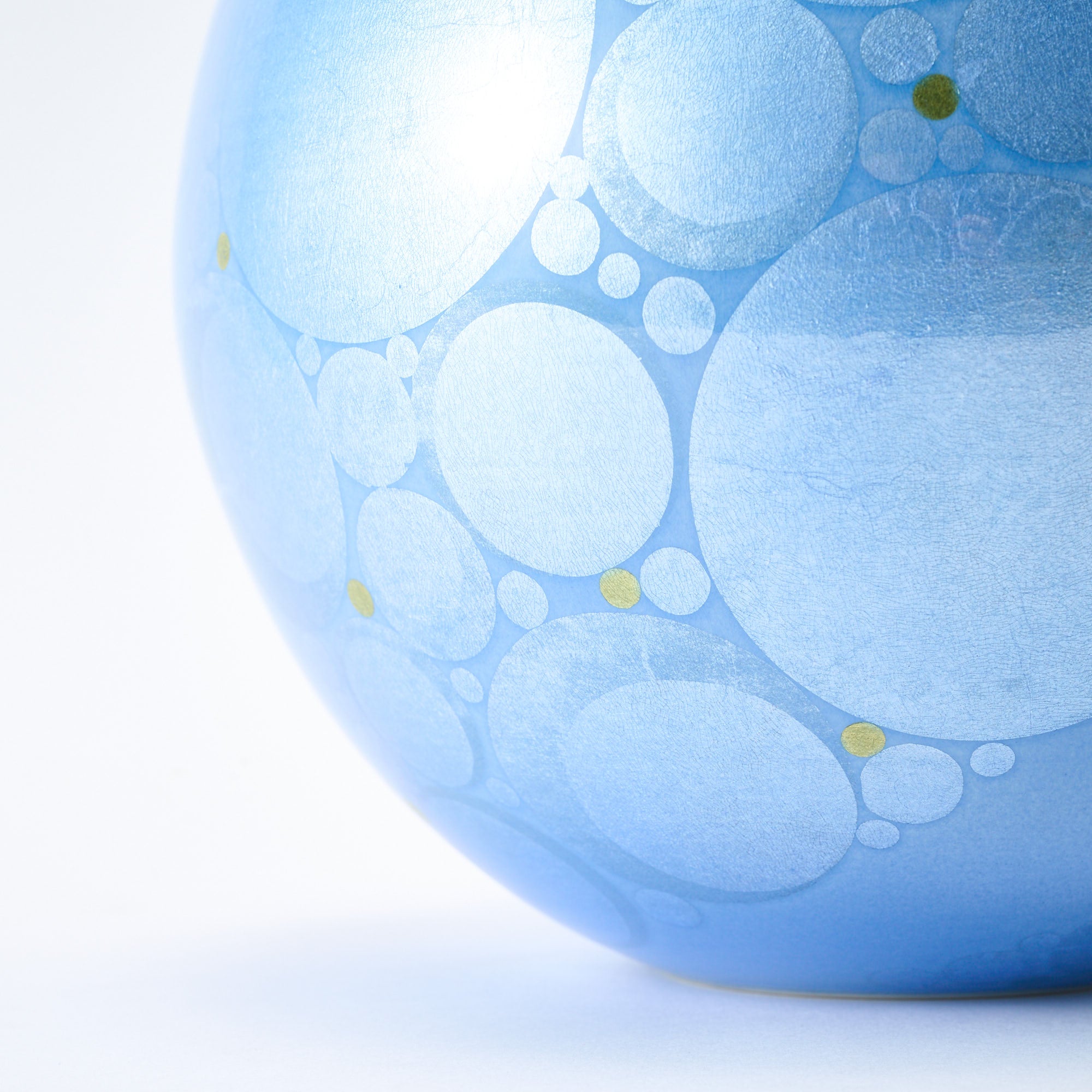 Yuri-Ginsai Pale Azure Circular Pattern Vase