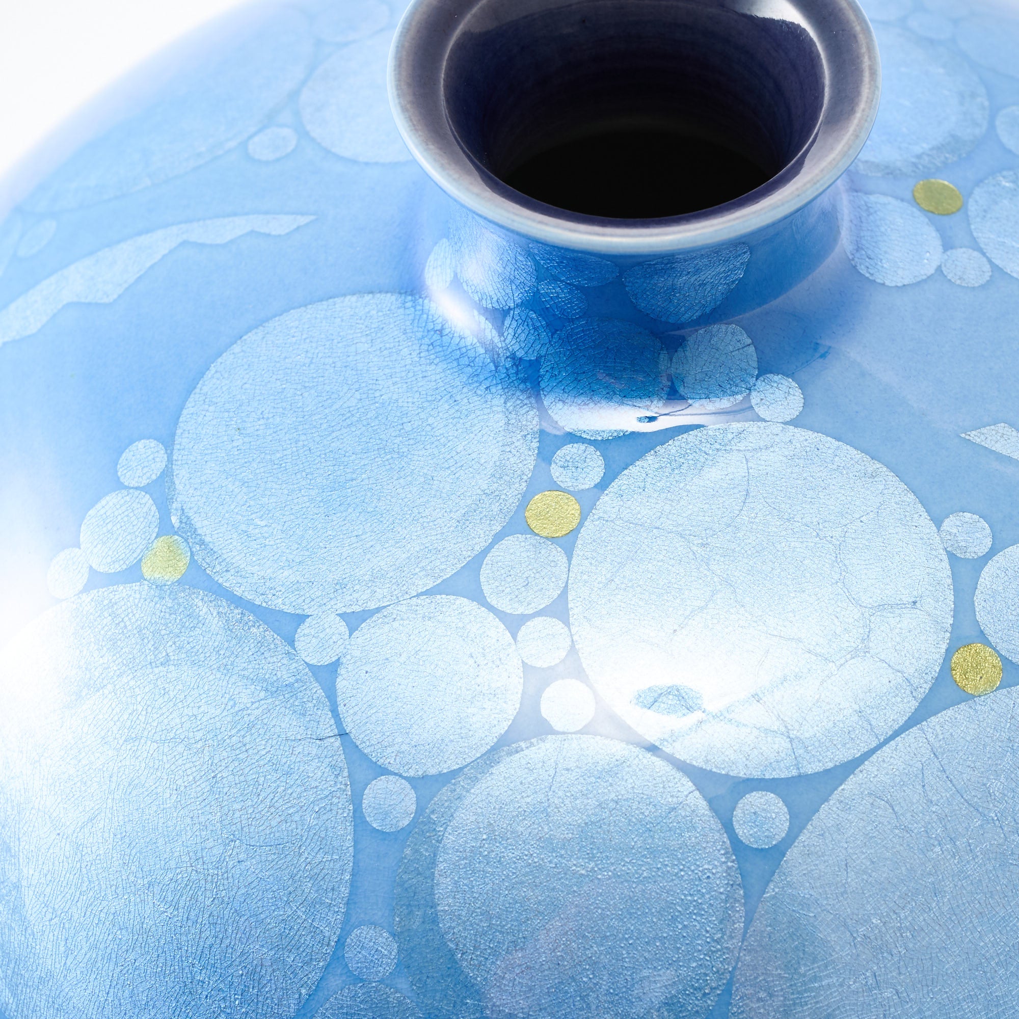 Yuri-Ginsai Pale Azure Circular Pattern Vase