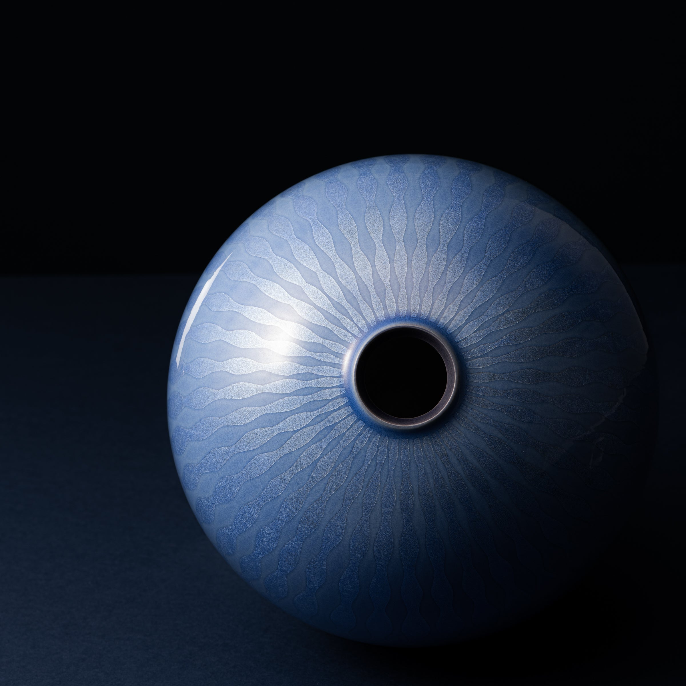 Yuri-Ginsai Pale Azure Rising Steam Pattern Vase