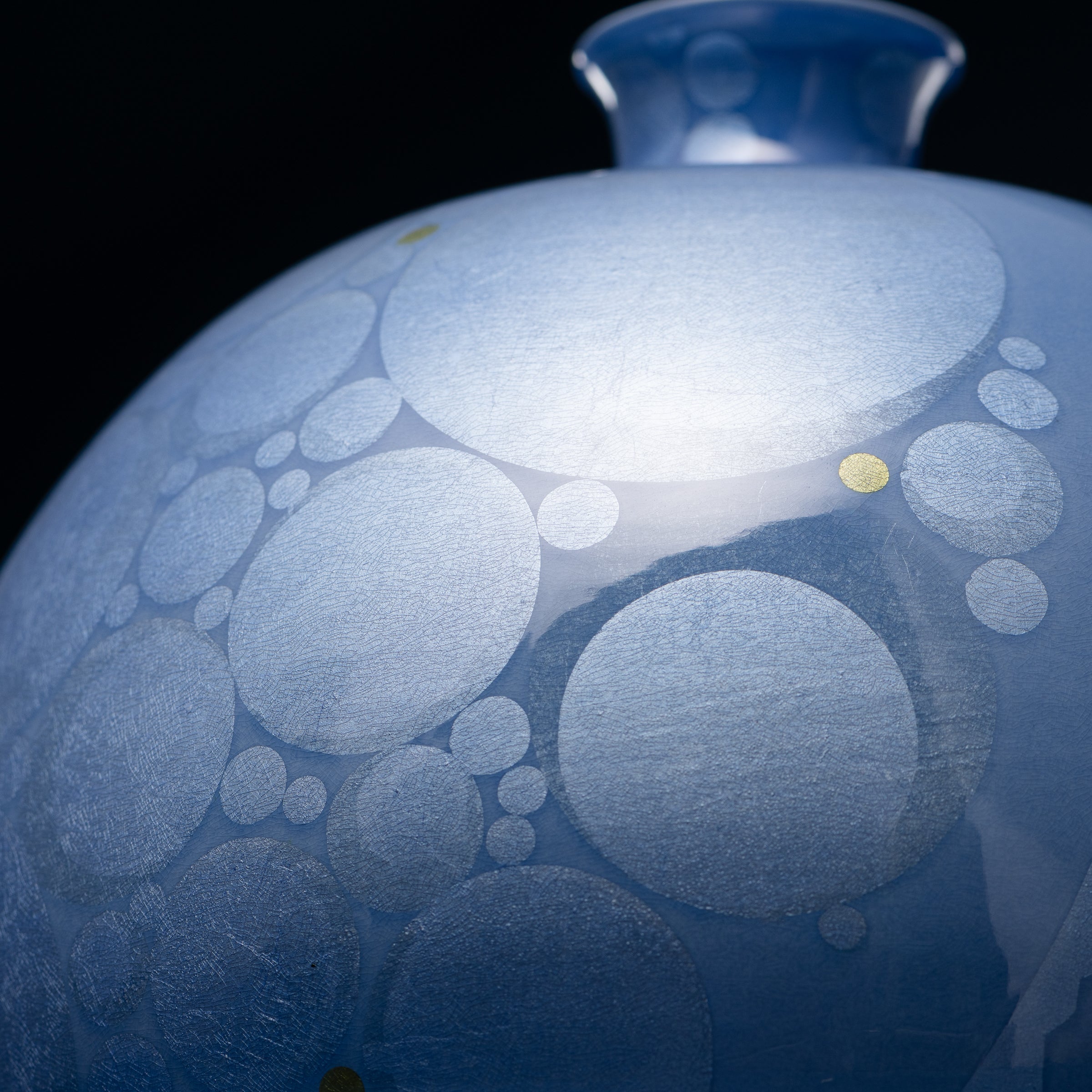 Yuri-Ginsai Pale Azure Circular Pattern Vase