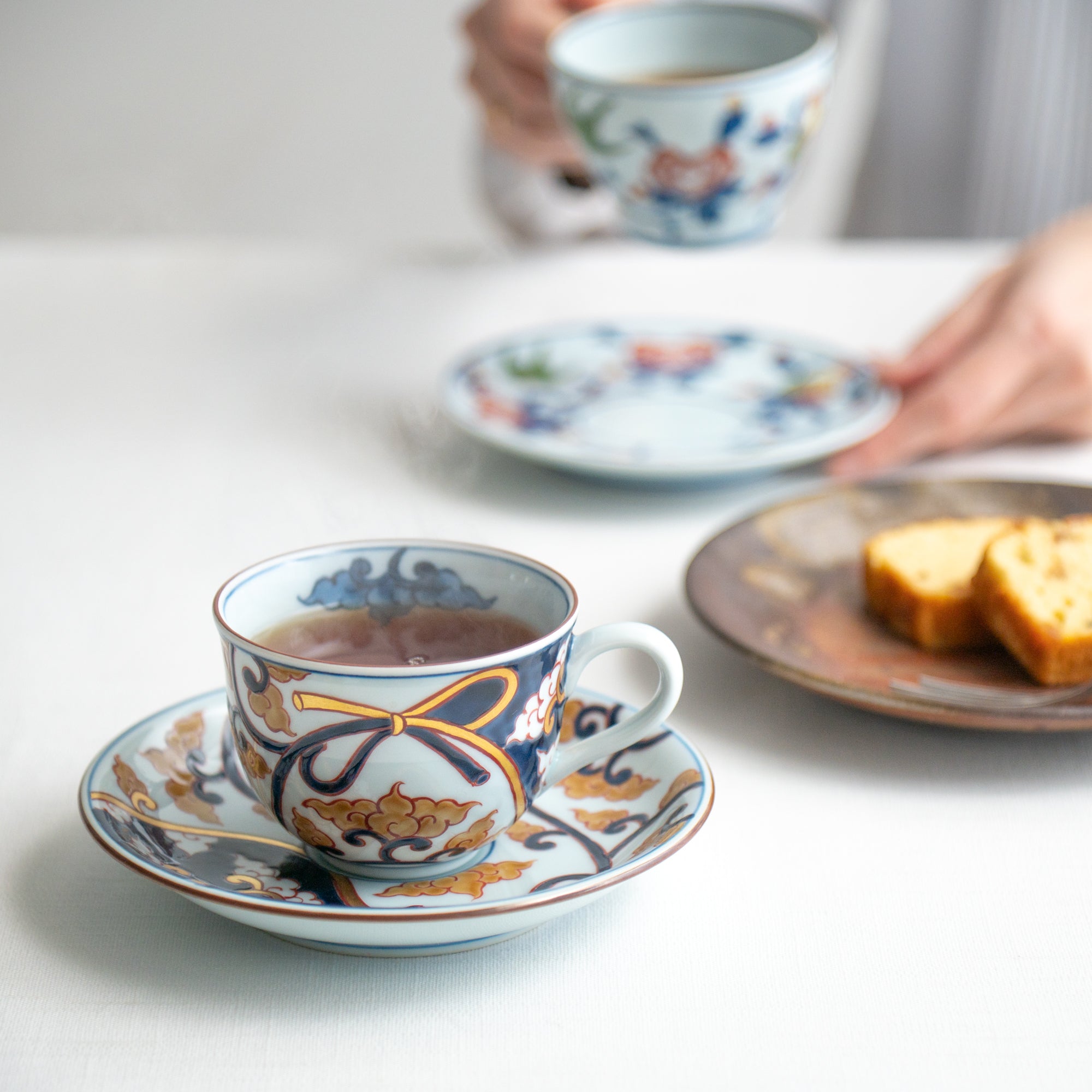 Deep Cobalt Knotted Arabesque Cup and Saucer　