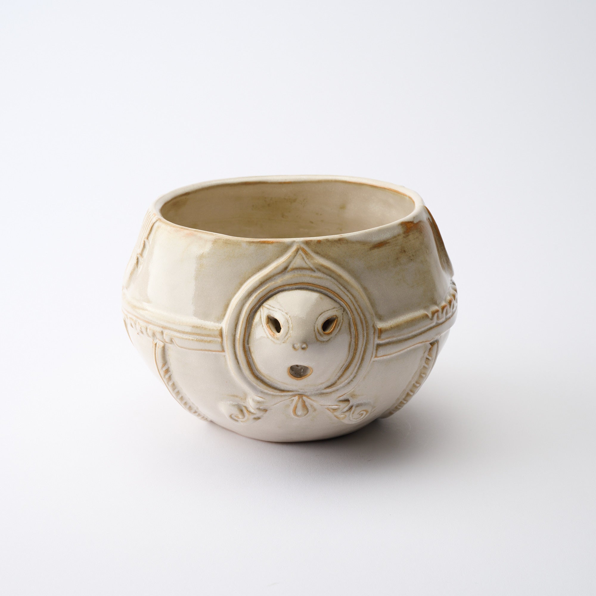 Taido White Jomon Cachepot