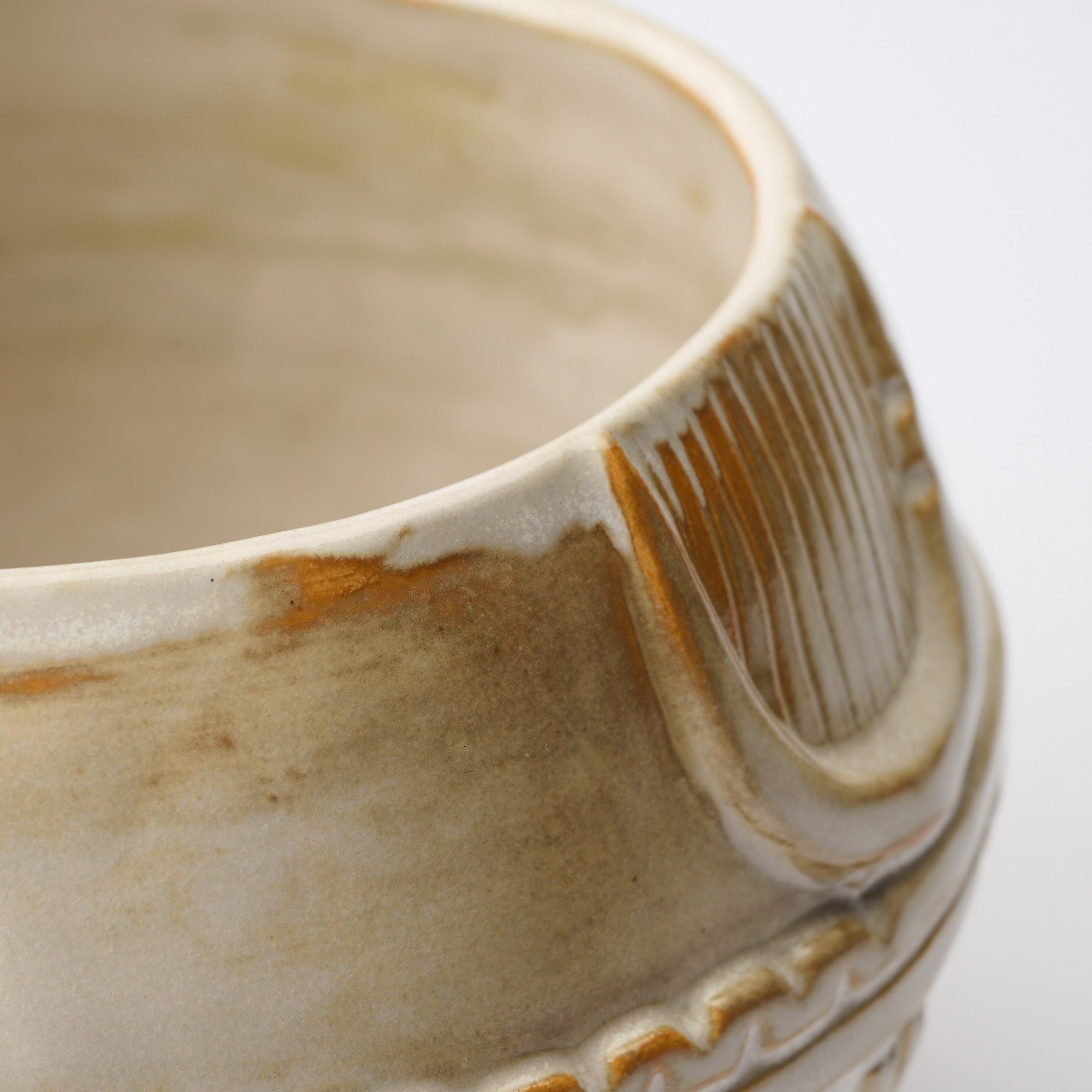 Taido White Jomon Cachepot