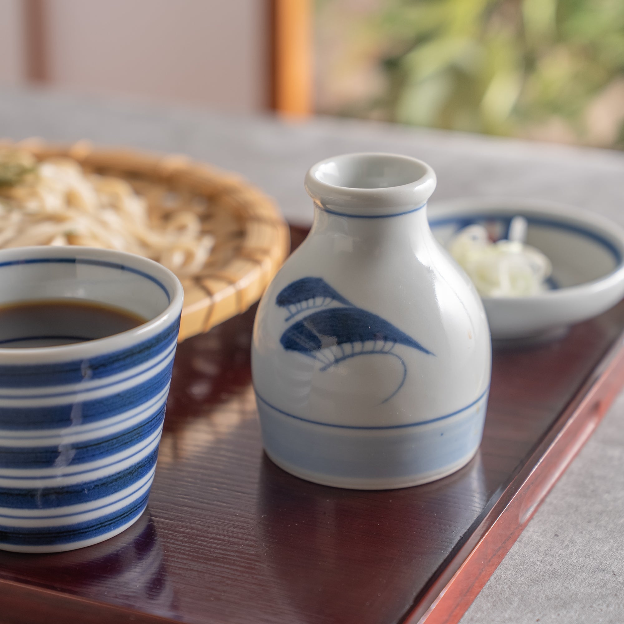 Botella de salsa con estampado tradicional de 5.1 fl oz