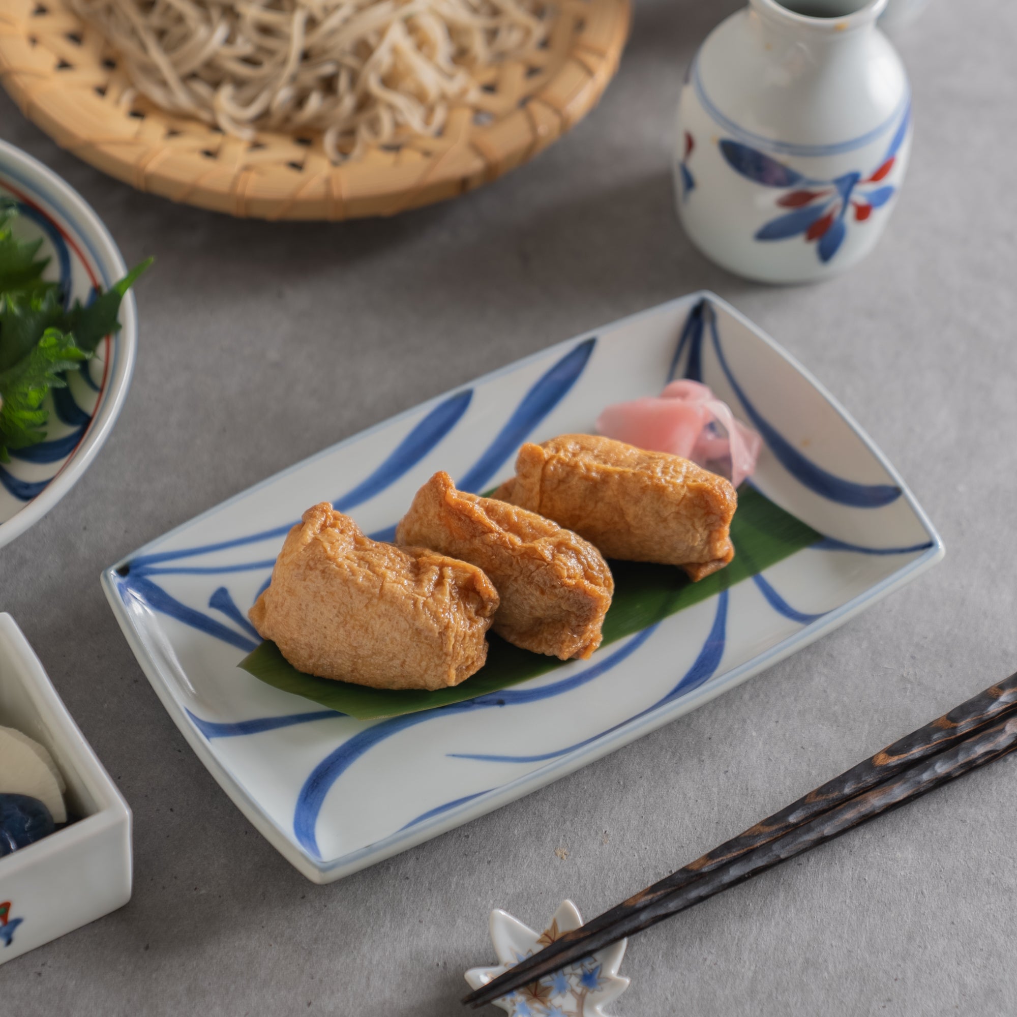 Arabesque Rectangle Curved Rim Dinner Plate