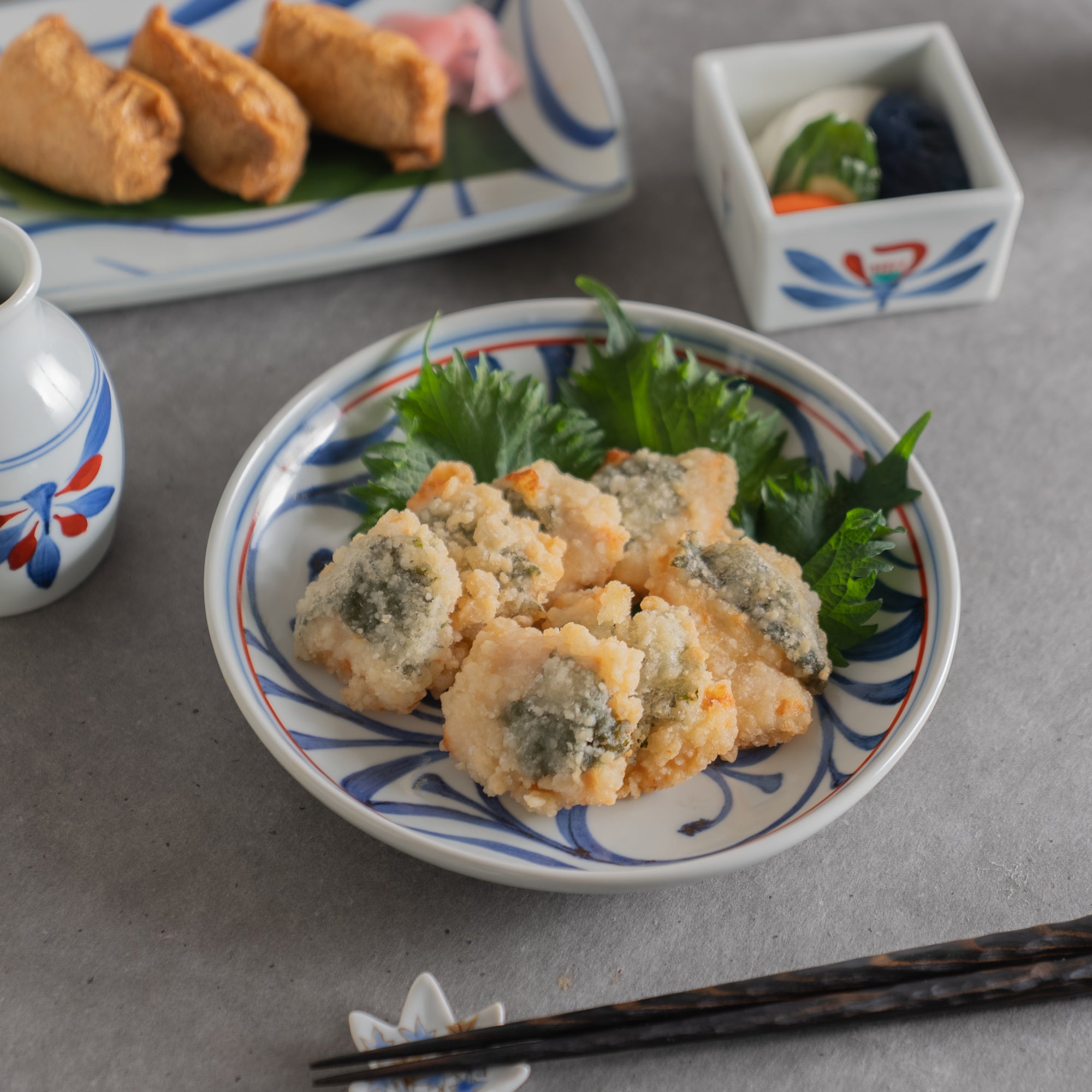 Red Line Arabesque Deep Round Dinner Plate