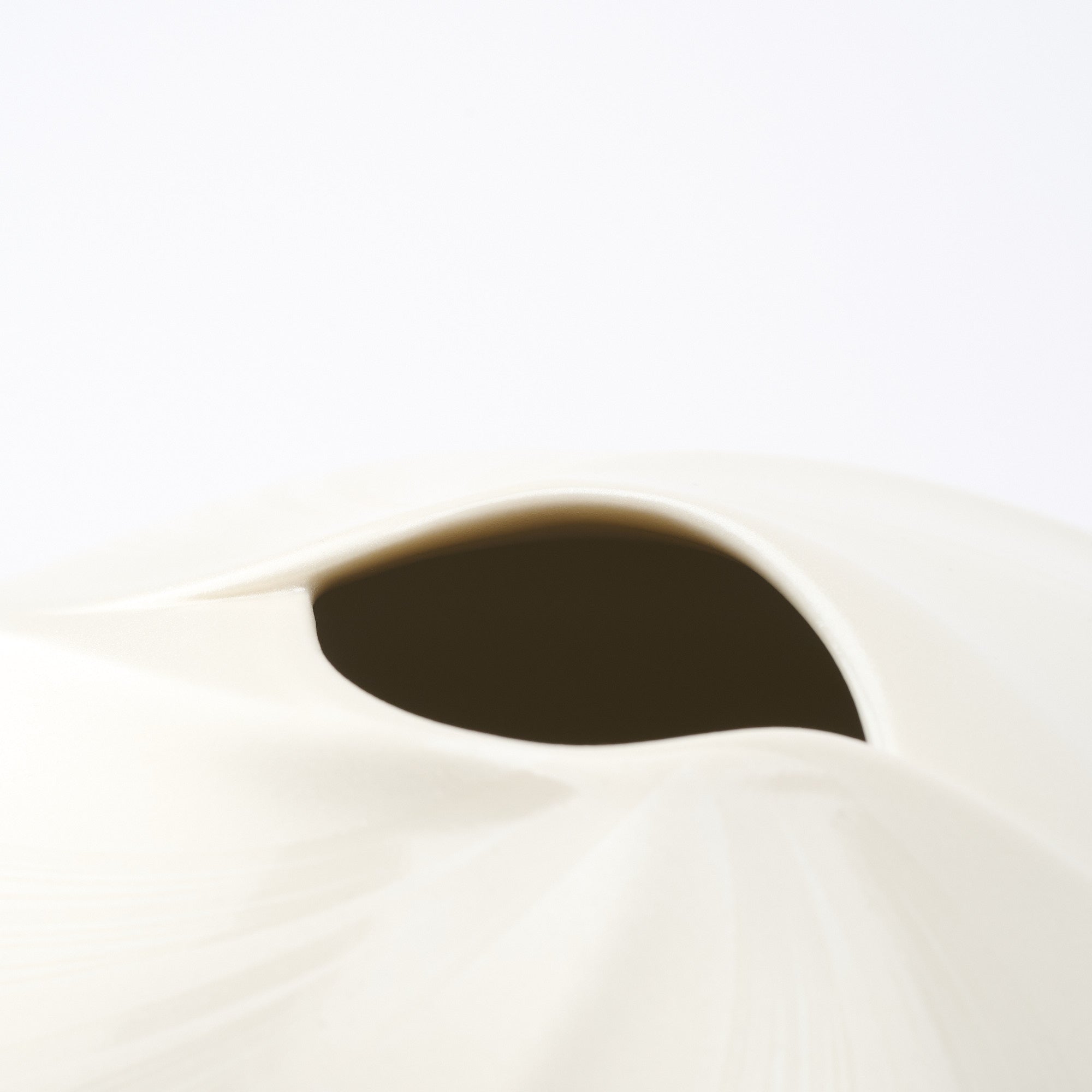 Shinju Kosai Round Vase