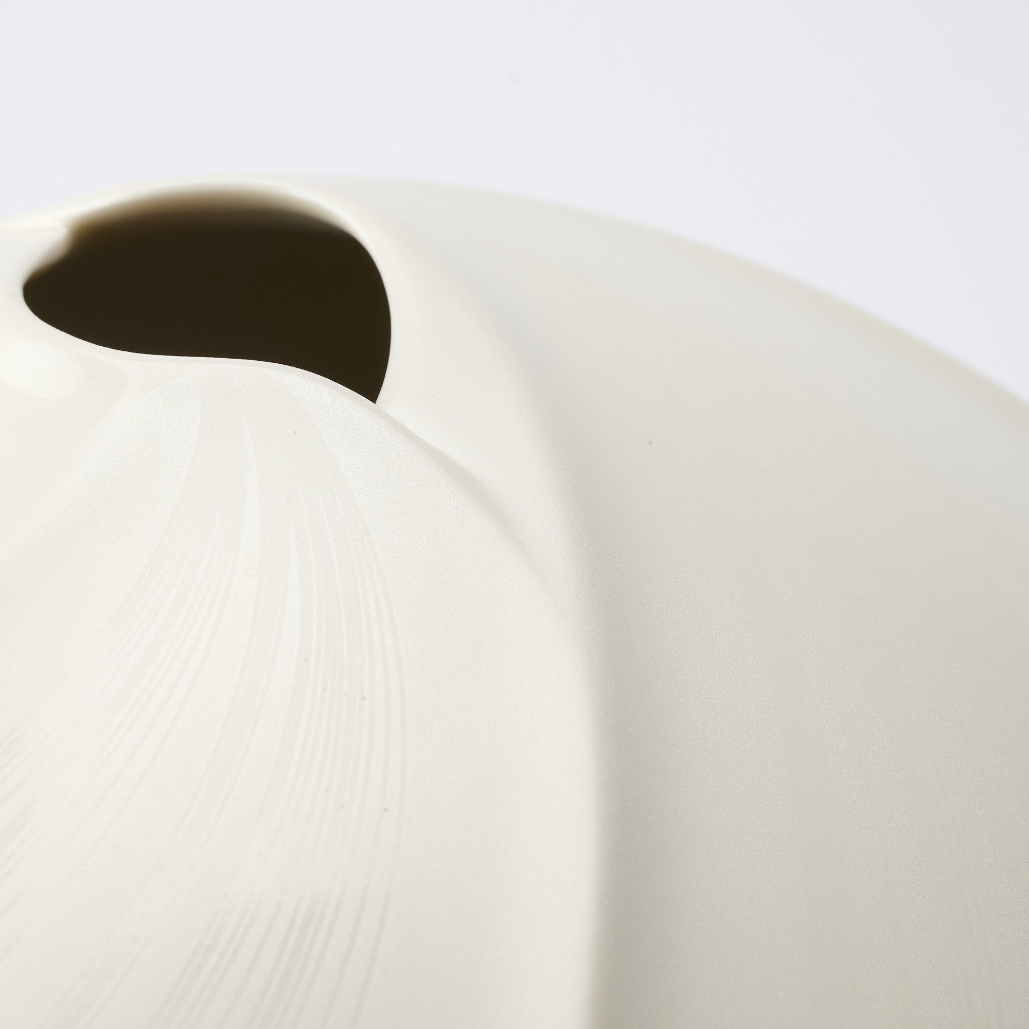 Shinju Kosai Round Vase