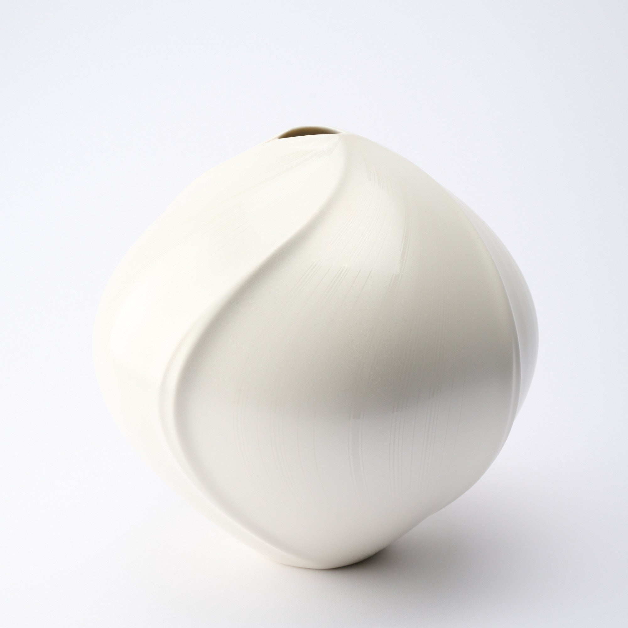 Shinju Kosai Round Vase
