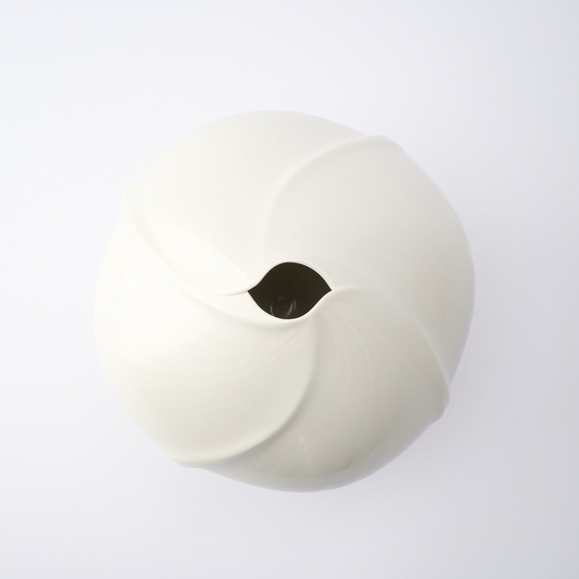 Shinju Kosai Round Vase
