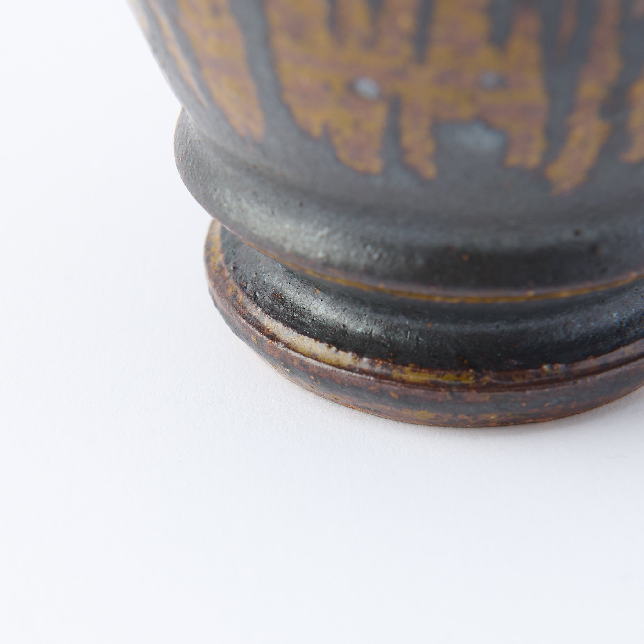 Chalaza Cracked Rim Brown Inlay on Black Plant Pot 3.7 In