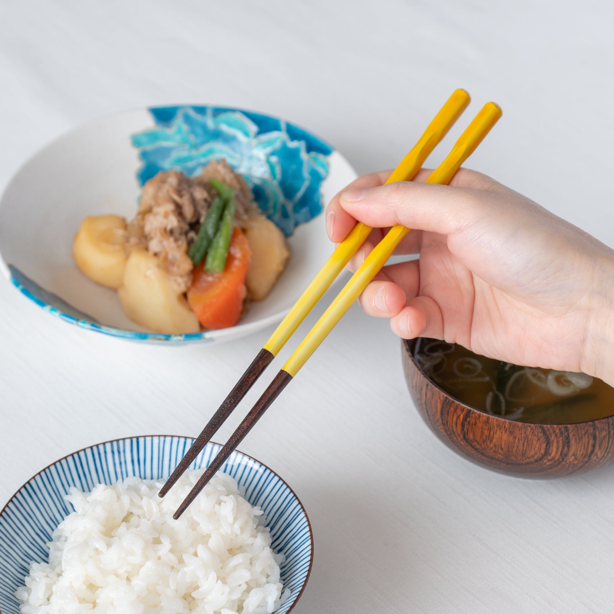 Gelb Perfekte Passform, spülmaschinenfest, wiederverwendbare Essstäbchen aus Wakasa-Lack