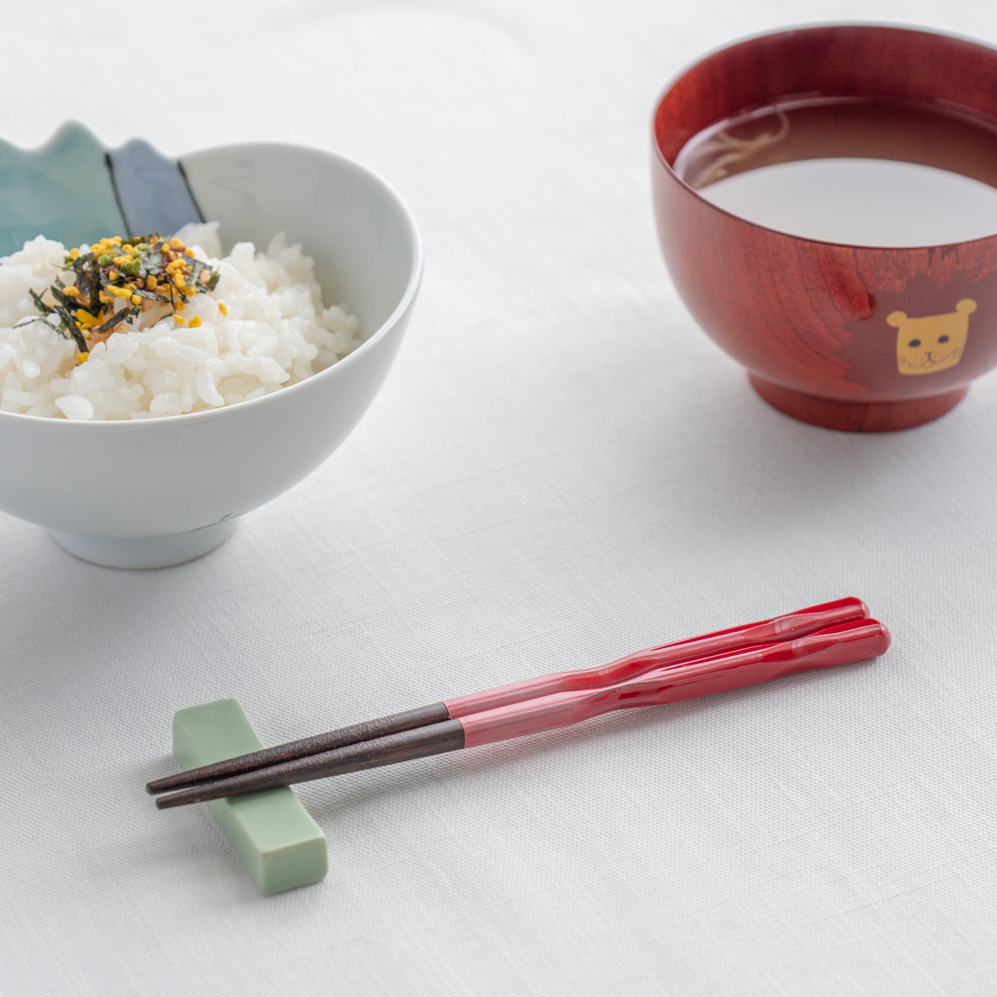 Rote, spülmaschinenfeste Essstäbchen mit perfekter Passform