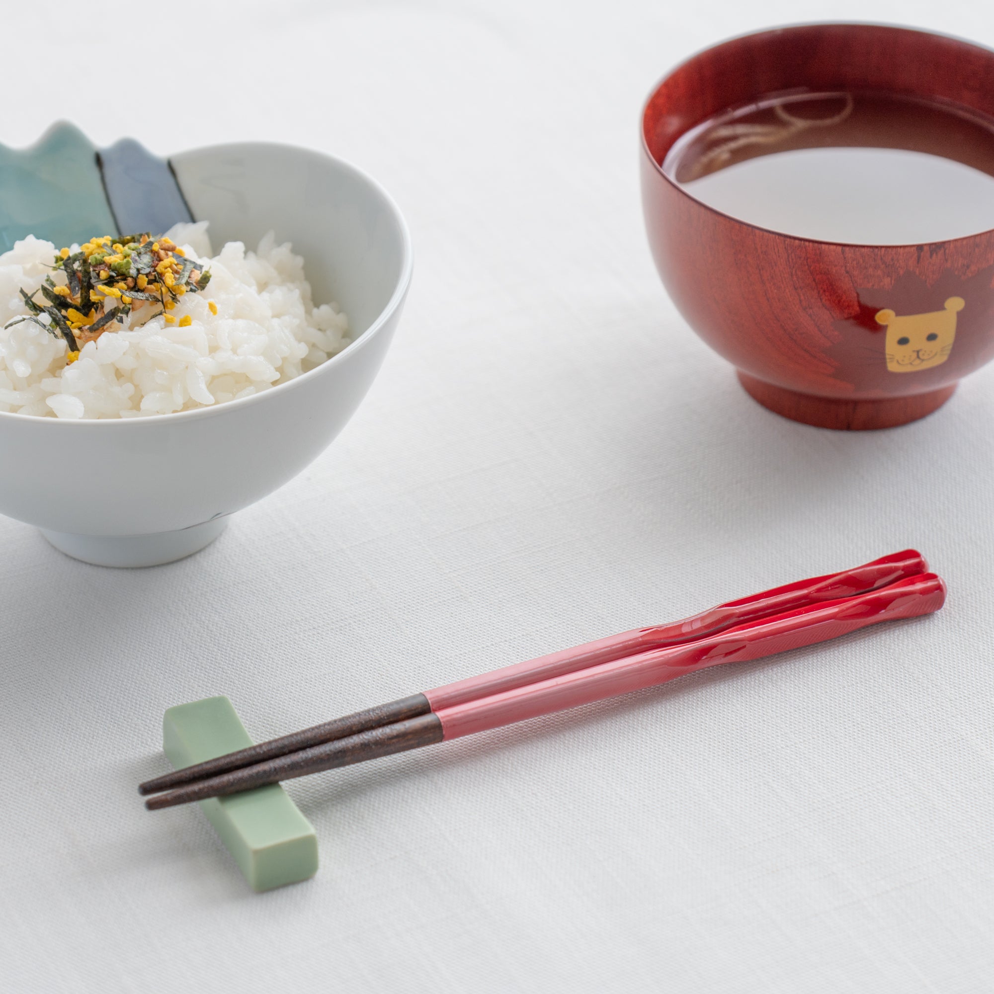 Rote, spülmaschinenfeste Essstäbchen mit perfekter Passform