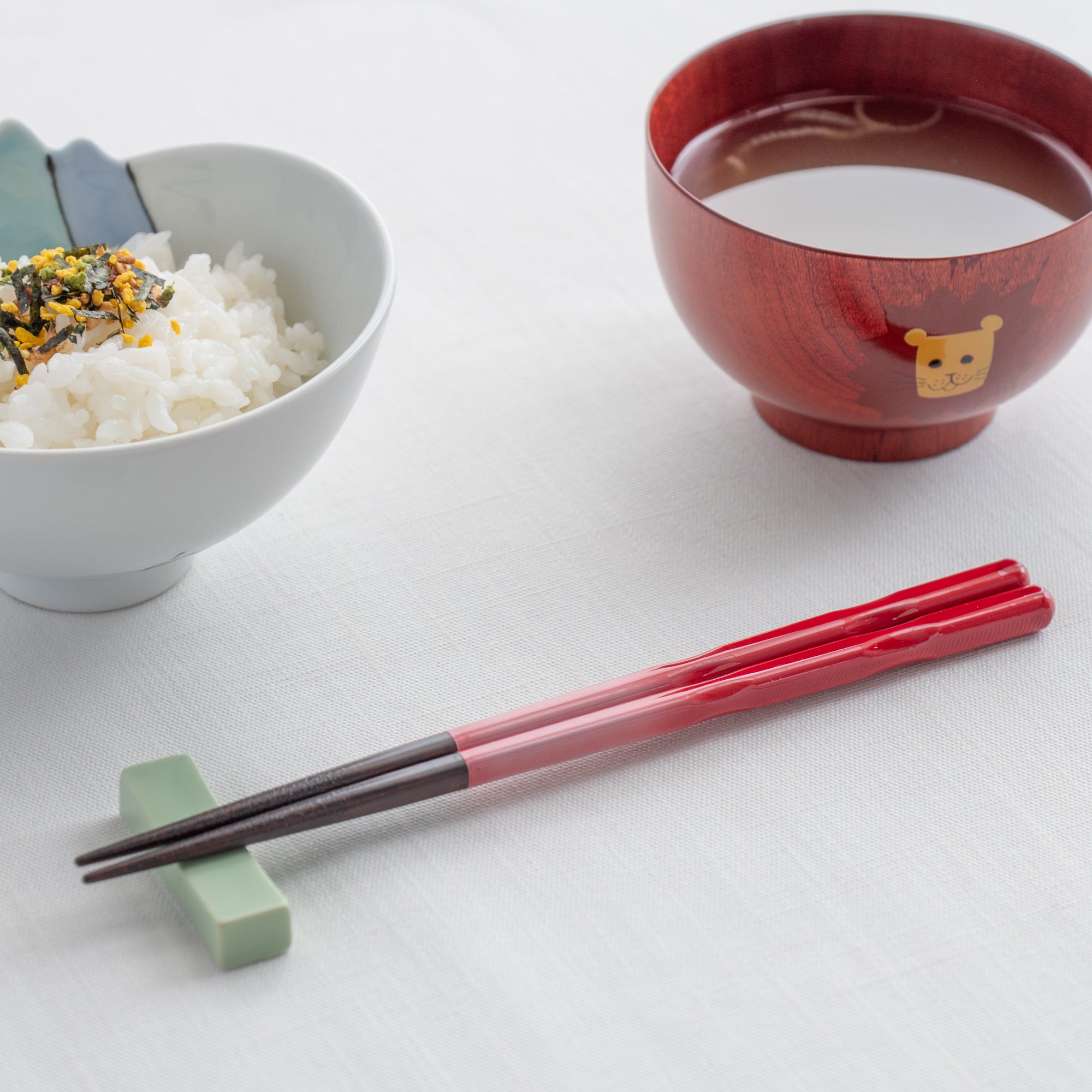 Rote, spülmaschinenfeste Essstäbchen mit perfekter Passform