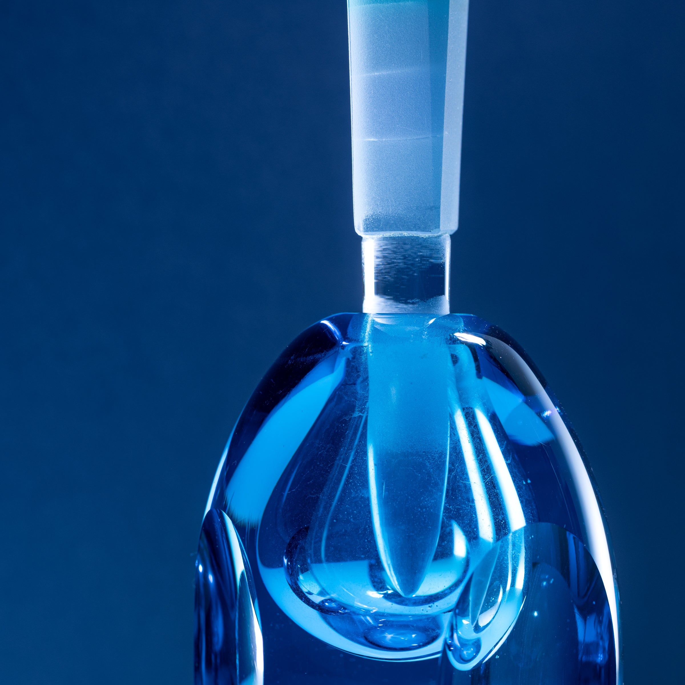 Erinnerungen an die Farben des Ozeans Blau Parfümflasche