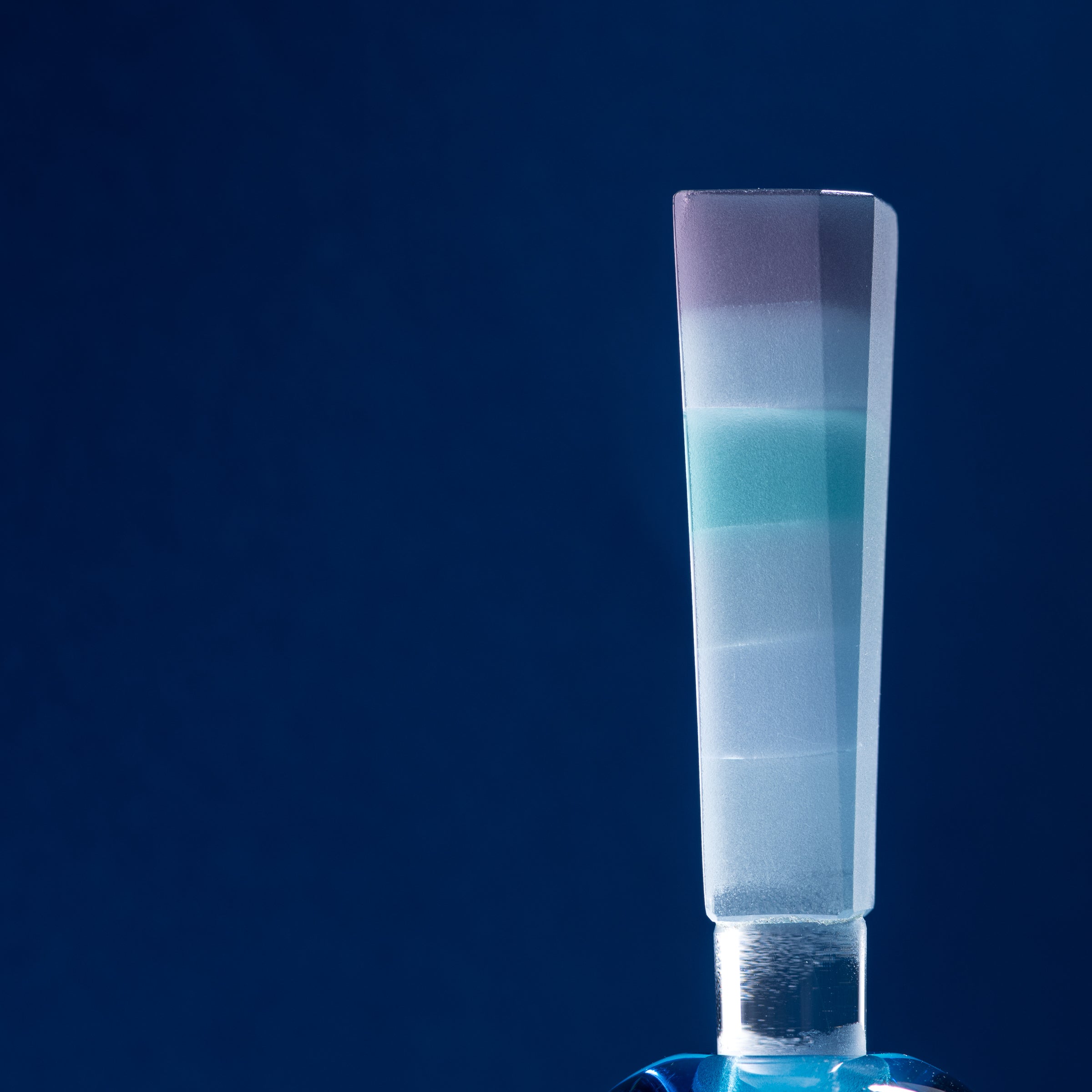 Erinnerungen an die Farben des Ozeans Blau Parfümflasche
