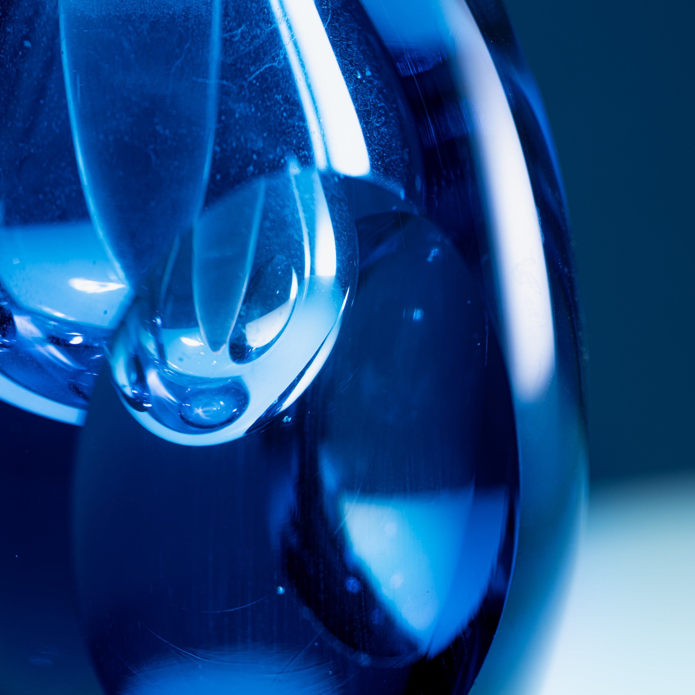 Erinnerungen an die Farben des Ozeans Blau Parfümflasche