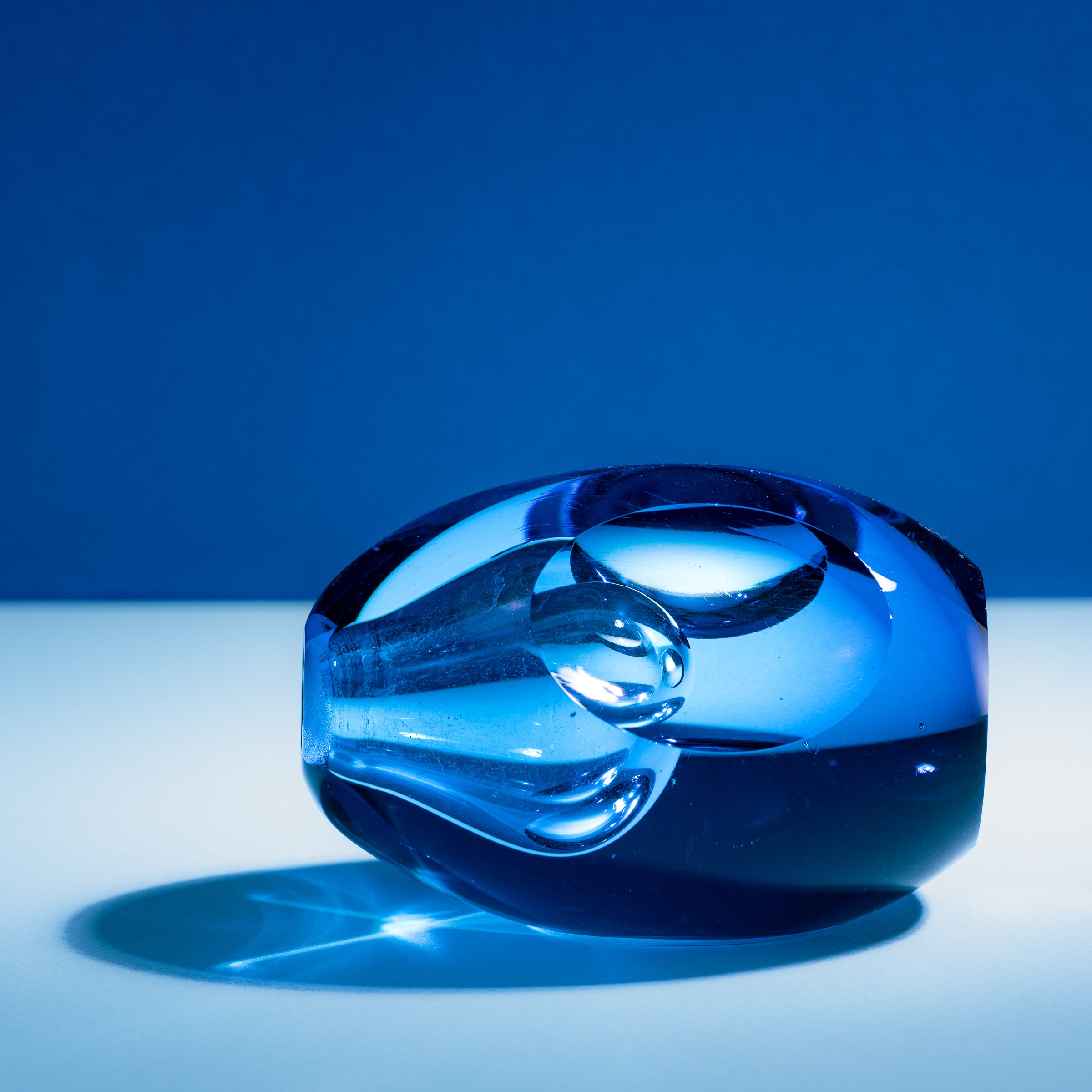 Erinnerungen an die Farben des Ozeans Blau Parfümflasche