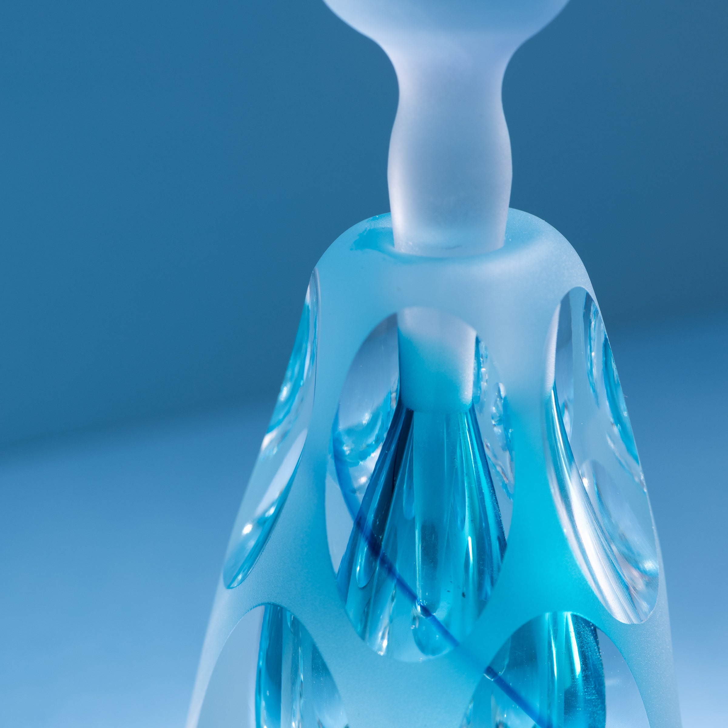 Erinnerungen an die Farben des Himmels Blau Parfümflasche