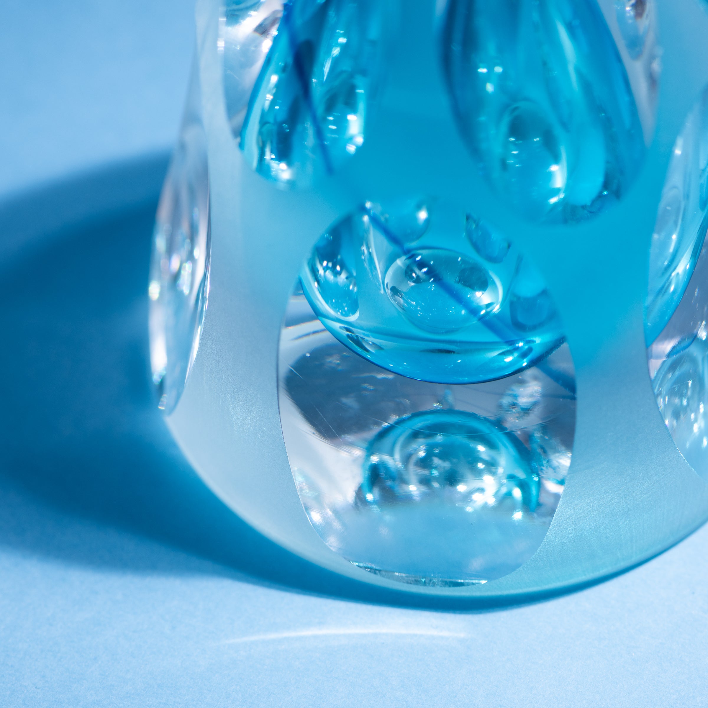 Erinnerungen an die Farben des Himmels Blau Parfümflasche