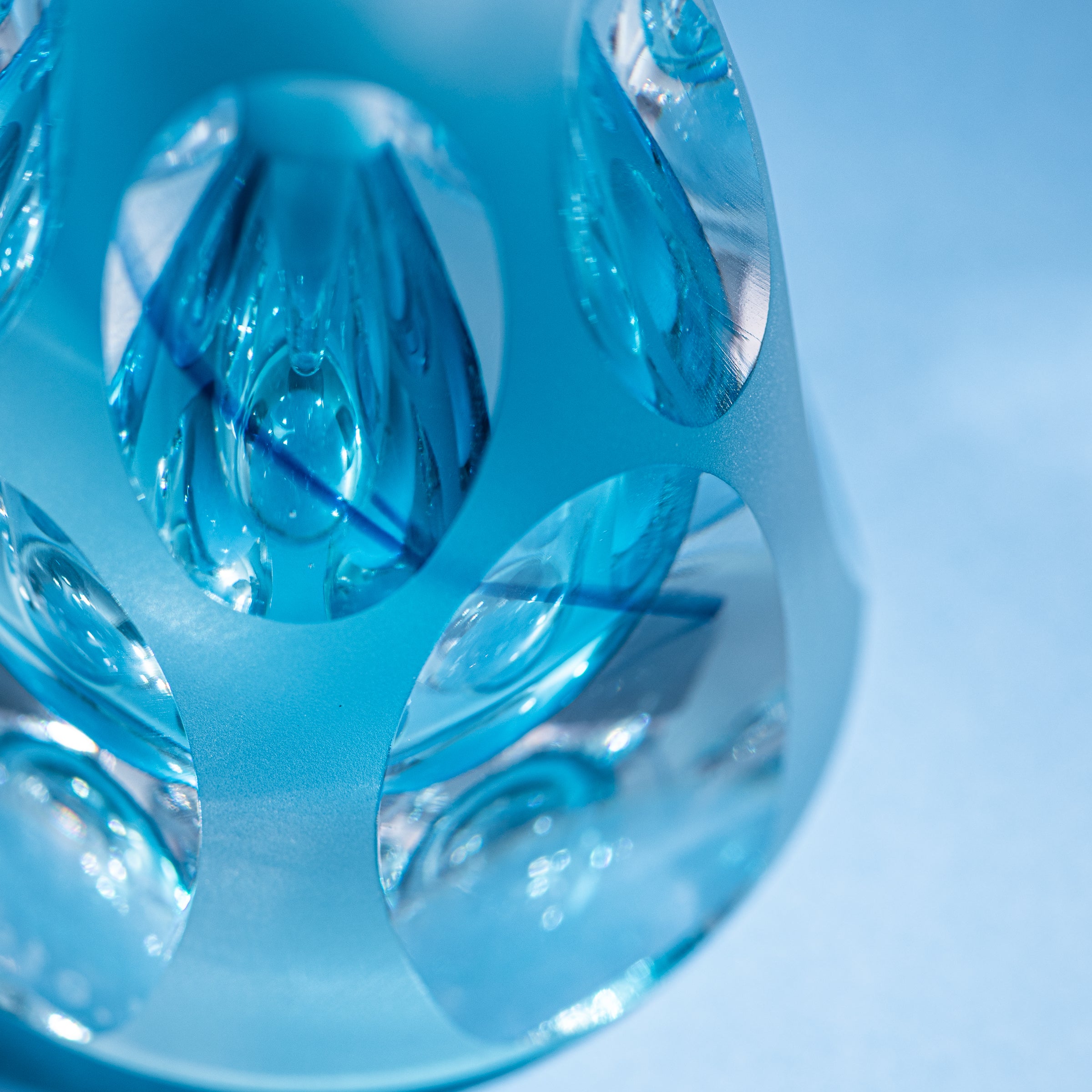 Erinnerungen an die Farben des Himmels Blau Parfümflasche