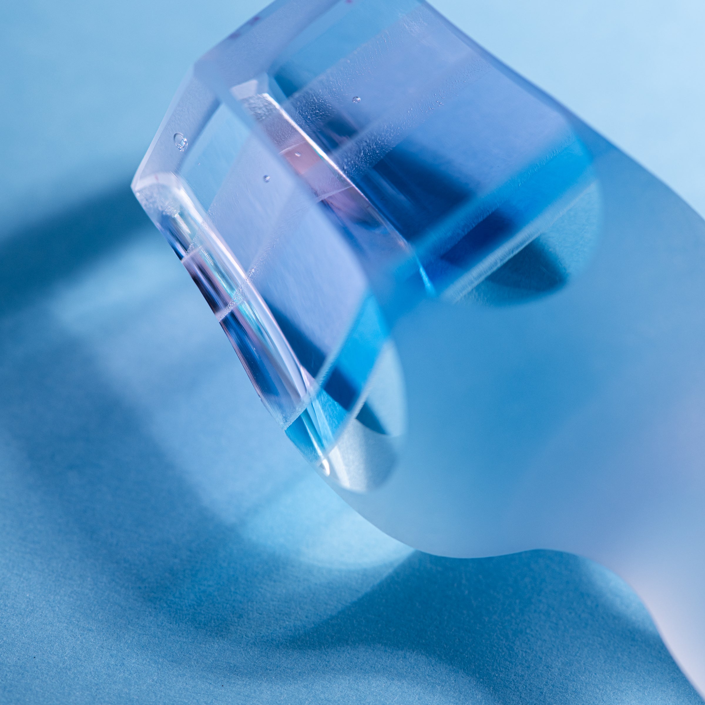 Erinnerungen an die Farben des Himmels Blau Parfümflasche