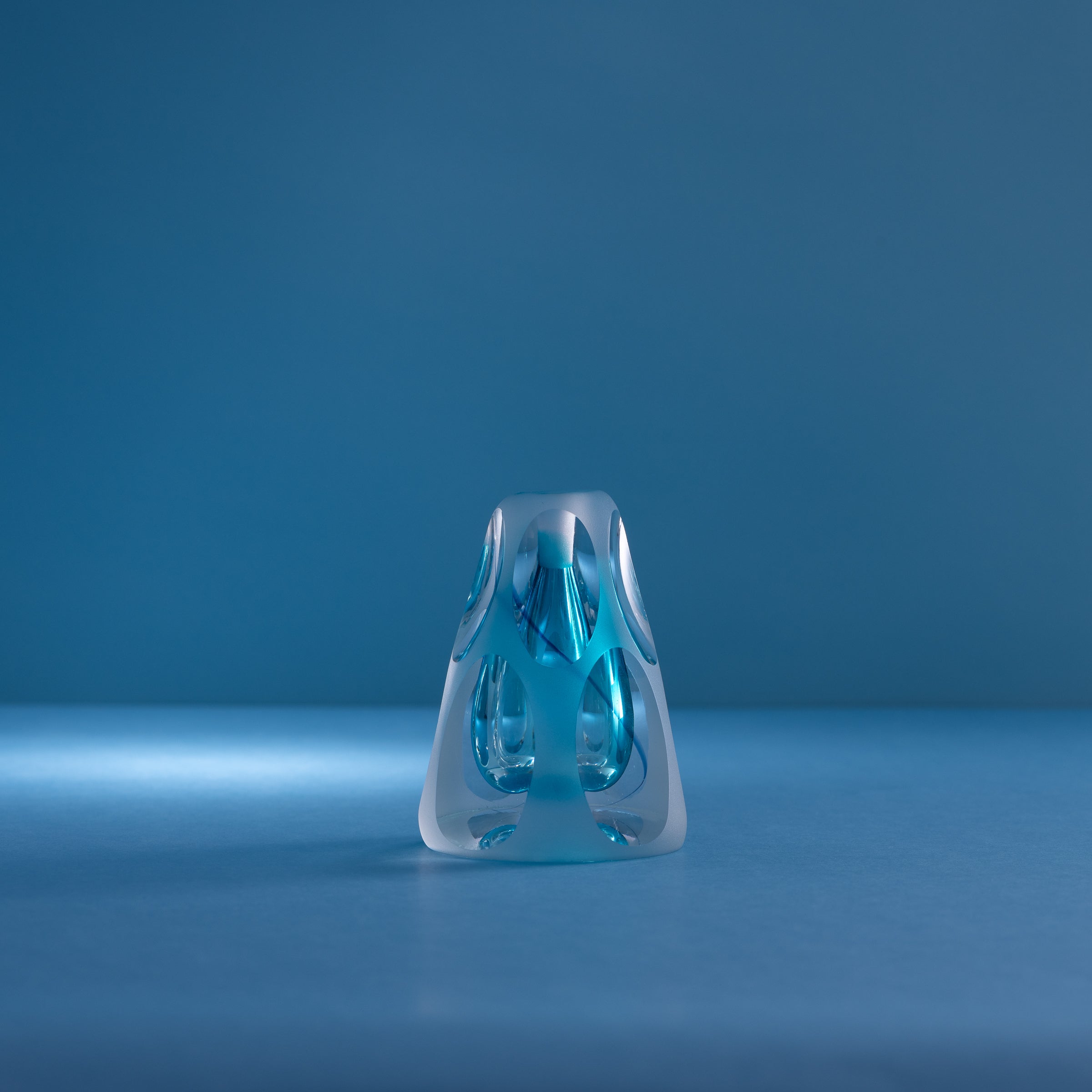 Erinnerungen an die Farben des Himmels Blau Parfümflasche