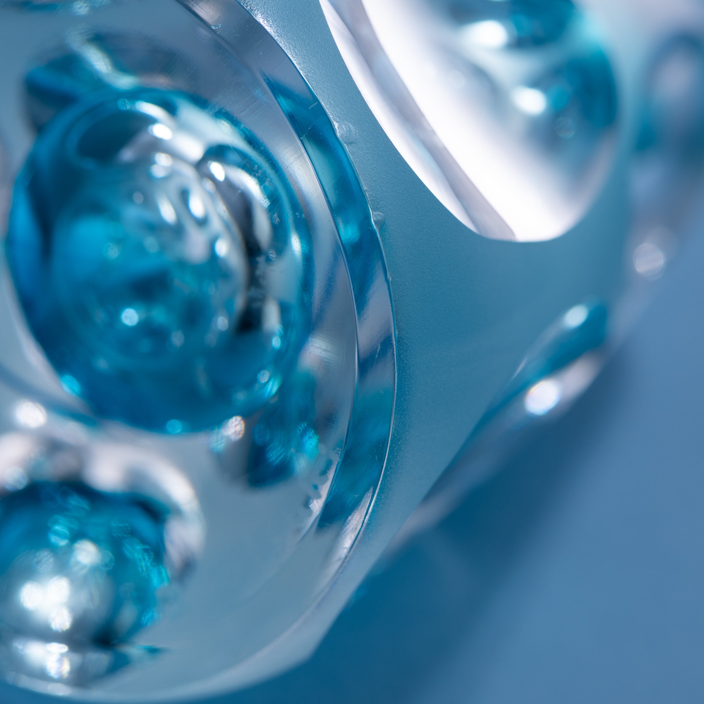 Erinnerungen an die Farben des Himmels Blau Parfümflasche